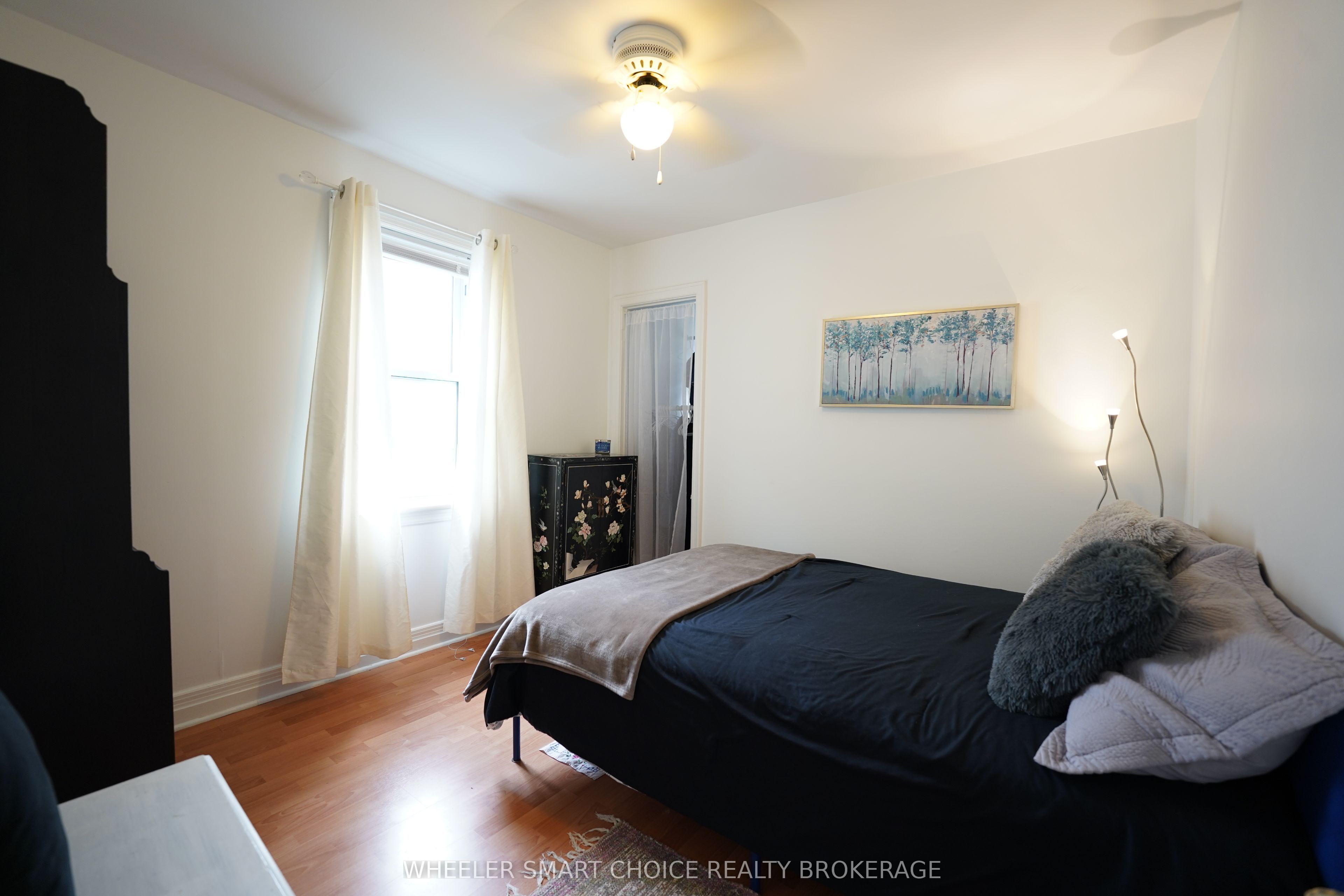 543 Fifth Street E Property Photo 15