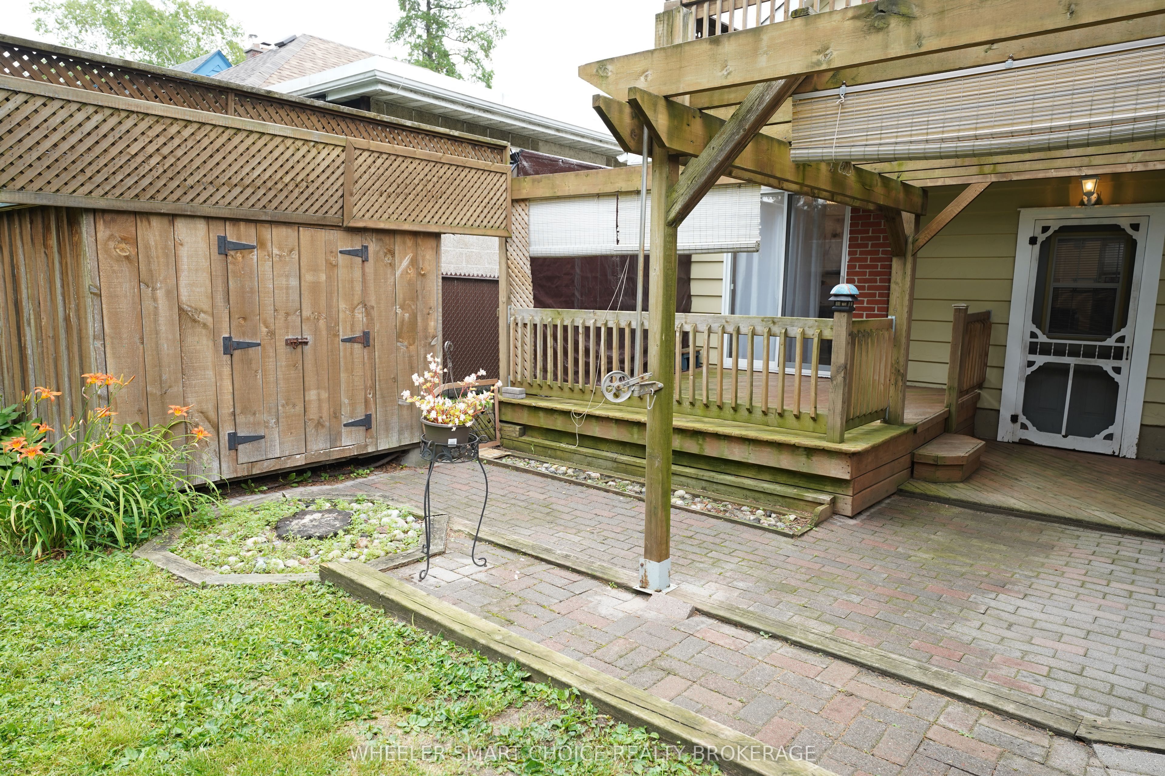 543 Fifth Street E Property Photo 41