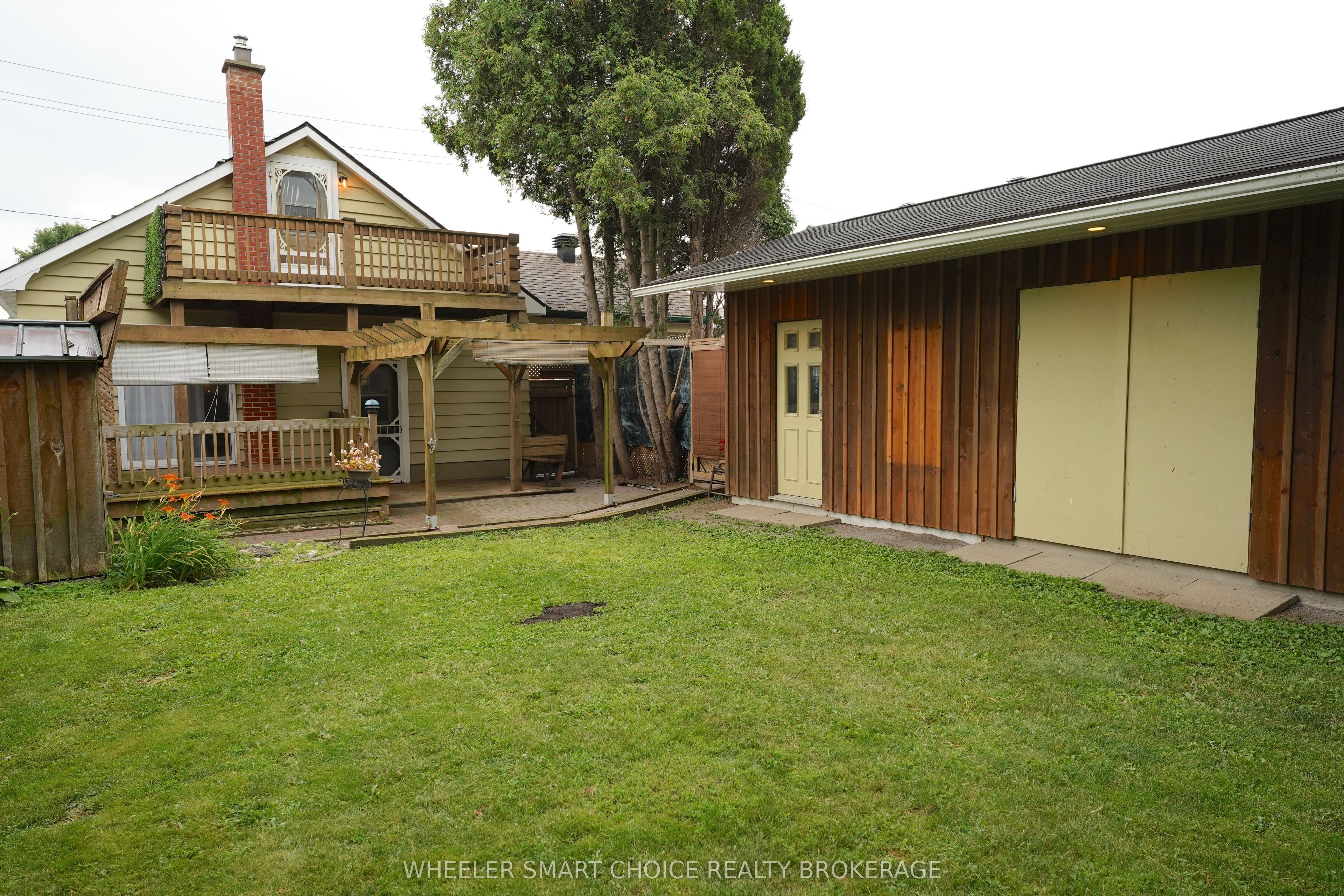 543 Fifth Street E Property Photo 43
