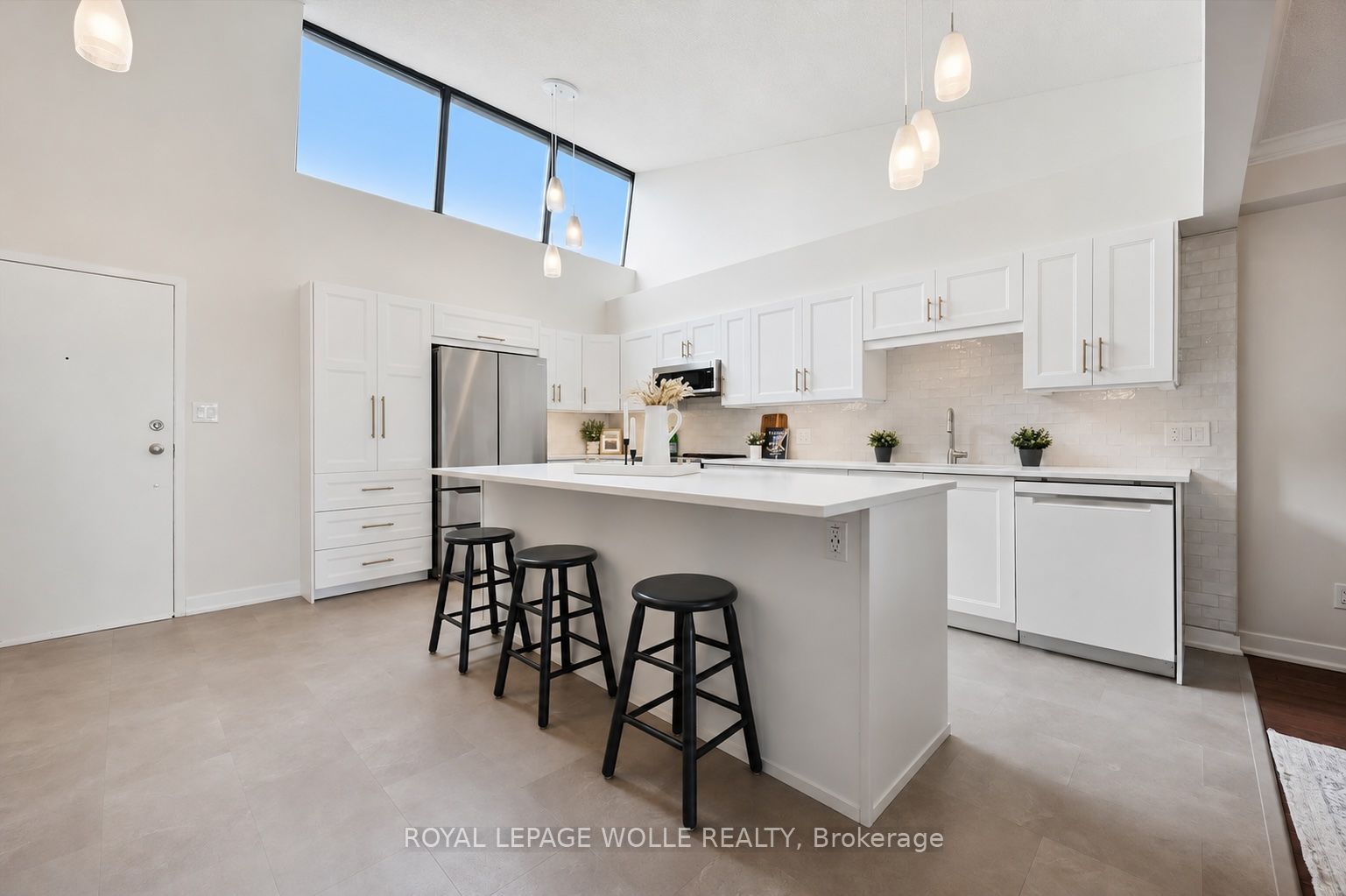 260 Sheldon Avenue N Ph2 Property Photo 2