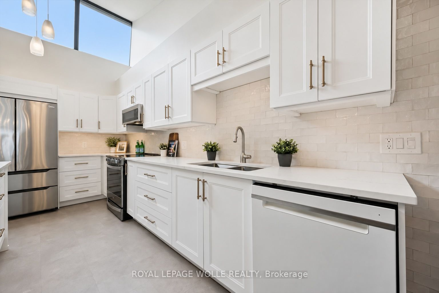 260 Sheldon Avenue N Ph2 Property Photo 5