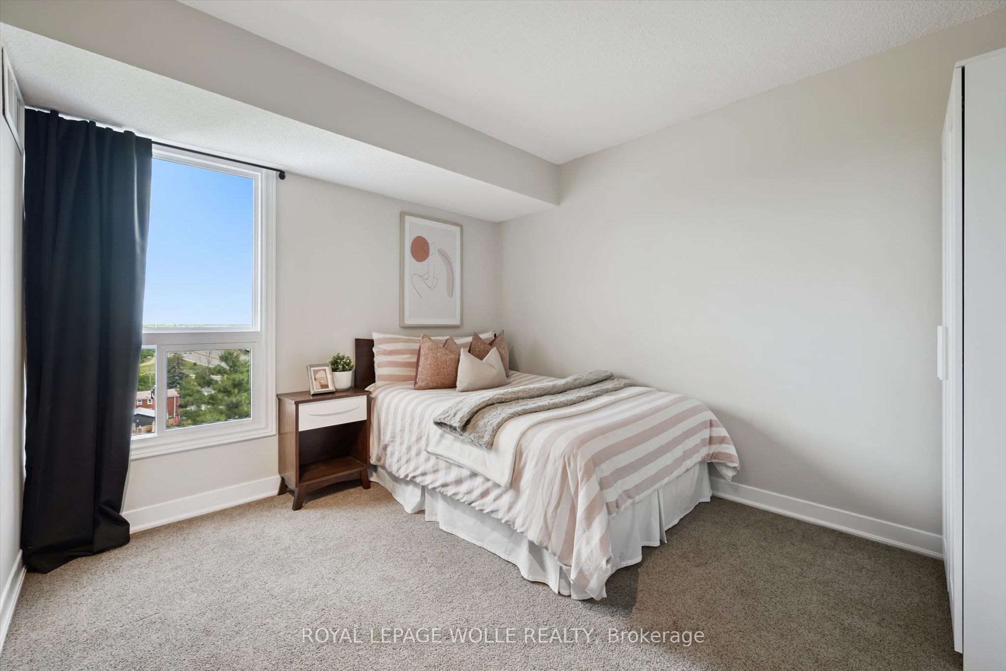 260 Sheldon Avenue N Ph2 Property Photo 14