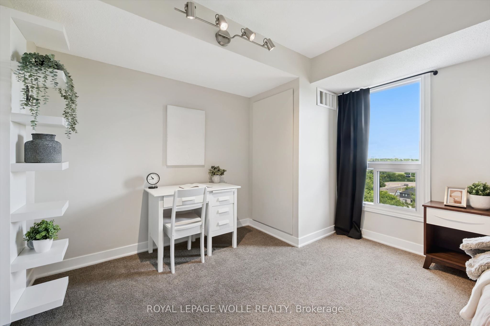 260 Sheldon Avenue N Ph2 Property Photo 15