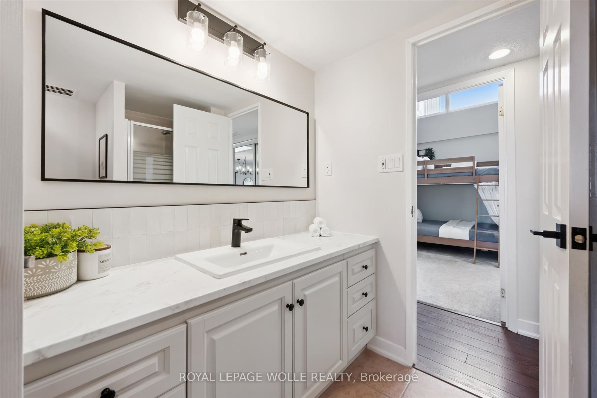 260 Sheldon Avenue N Ph2 Property Photo 16