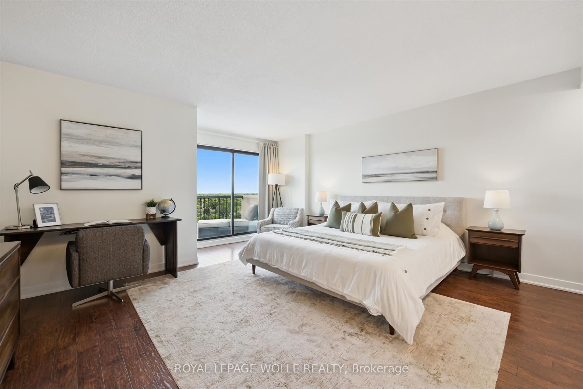 260 Sheldon Avenue N Ph2 Property Photo 18