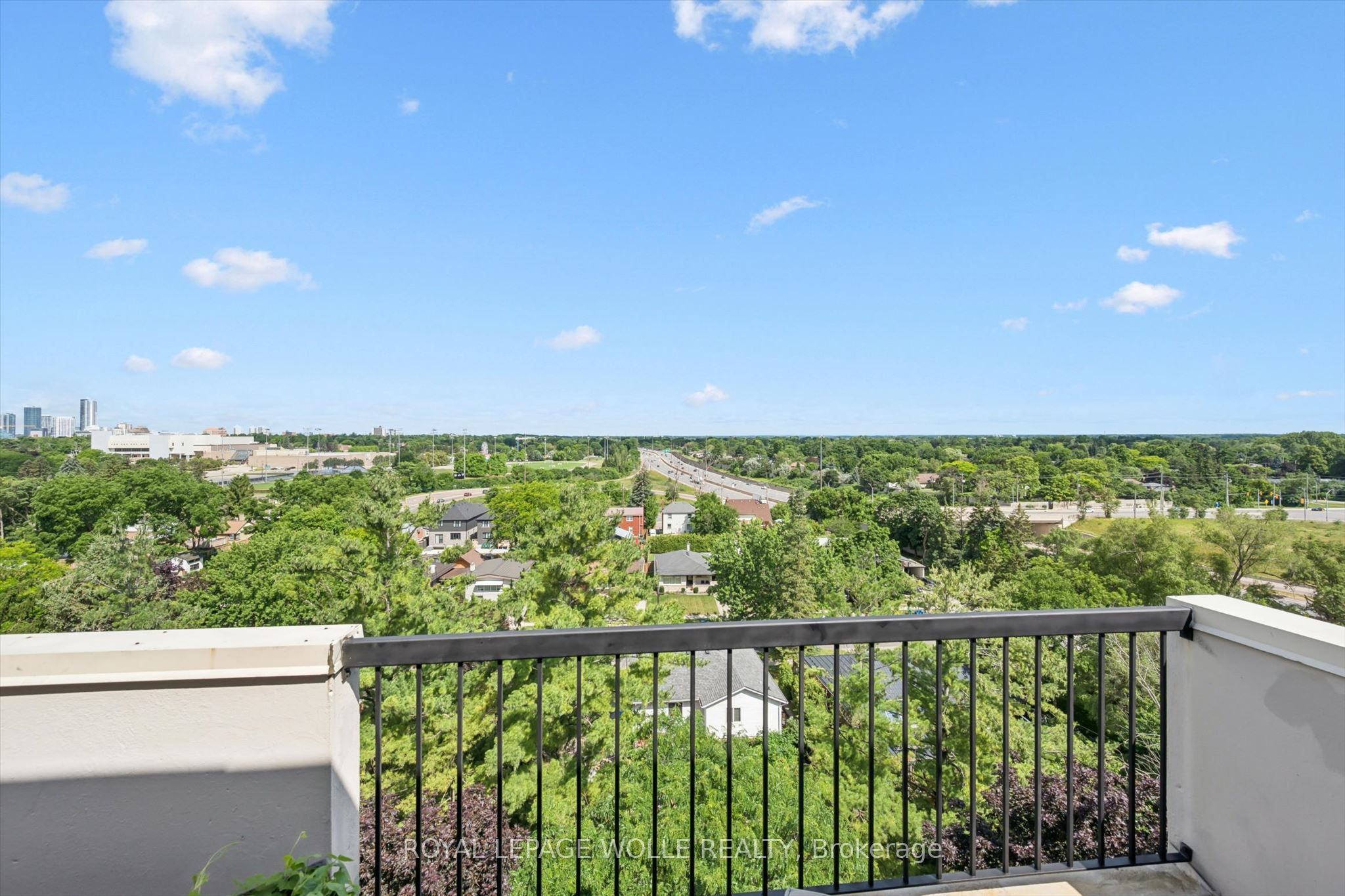 260 Sheldon Avenue N Ph2 Property Photo 24
