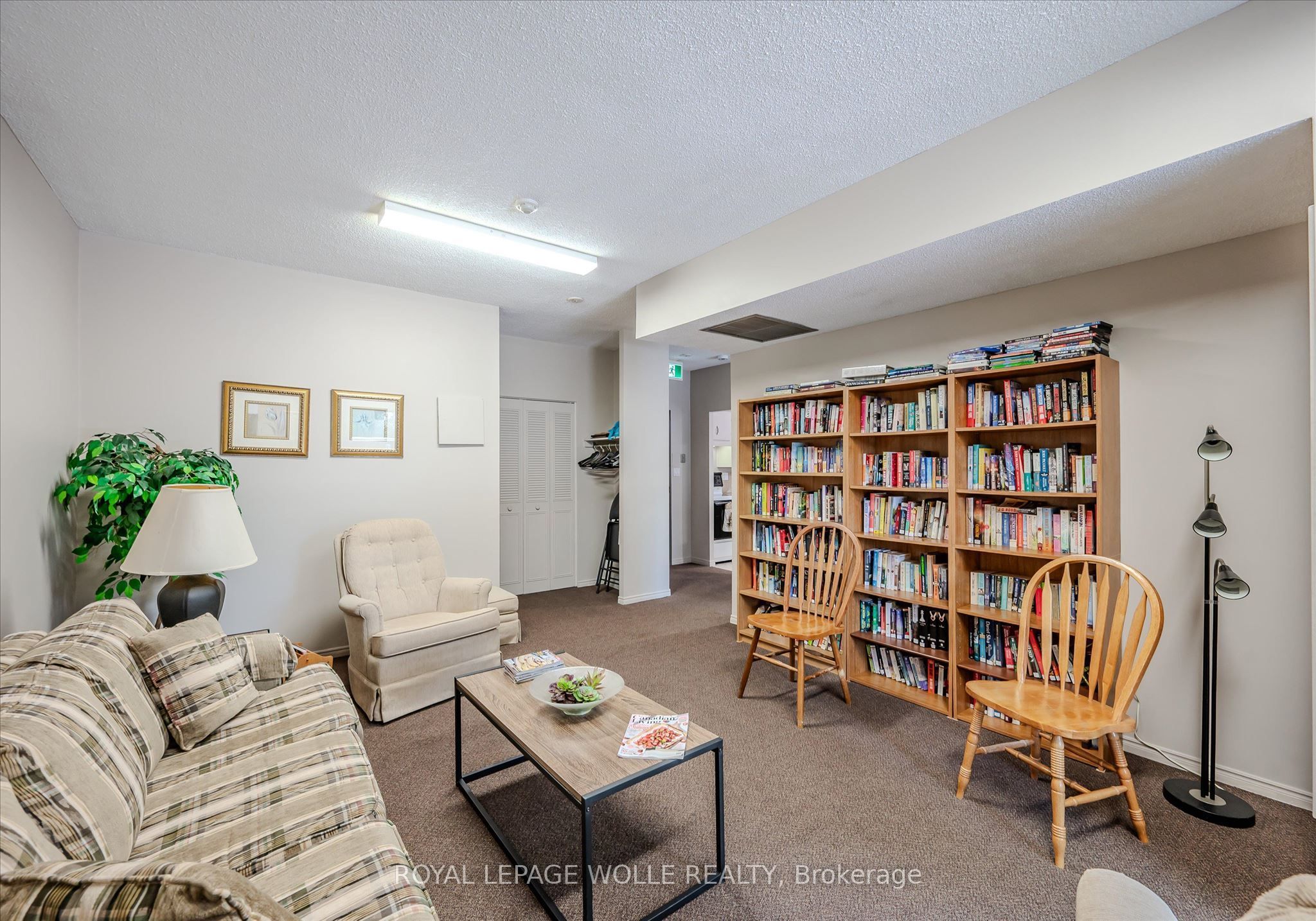 260 Sheldon Avenue N Ph2 Property Photo 43