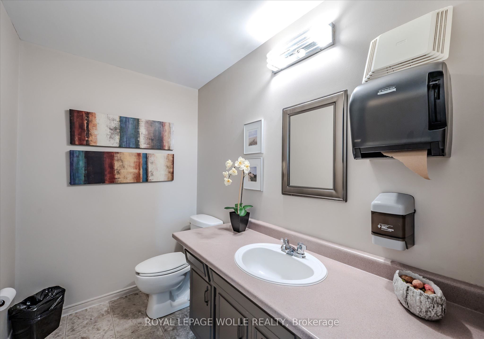 260 Sheldon Avenue N Ph2 Property Photo 44