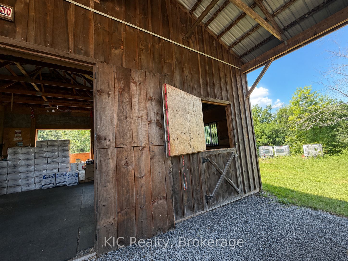 221 Jones Road Property Photo 10
