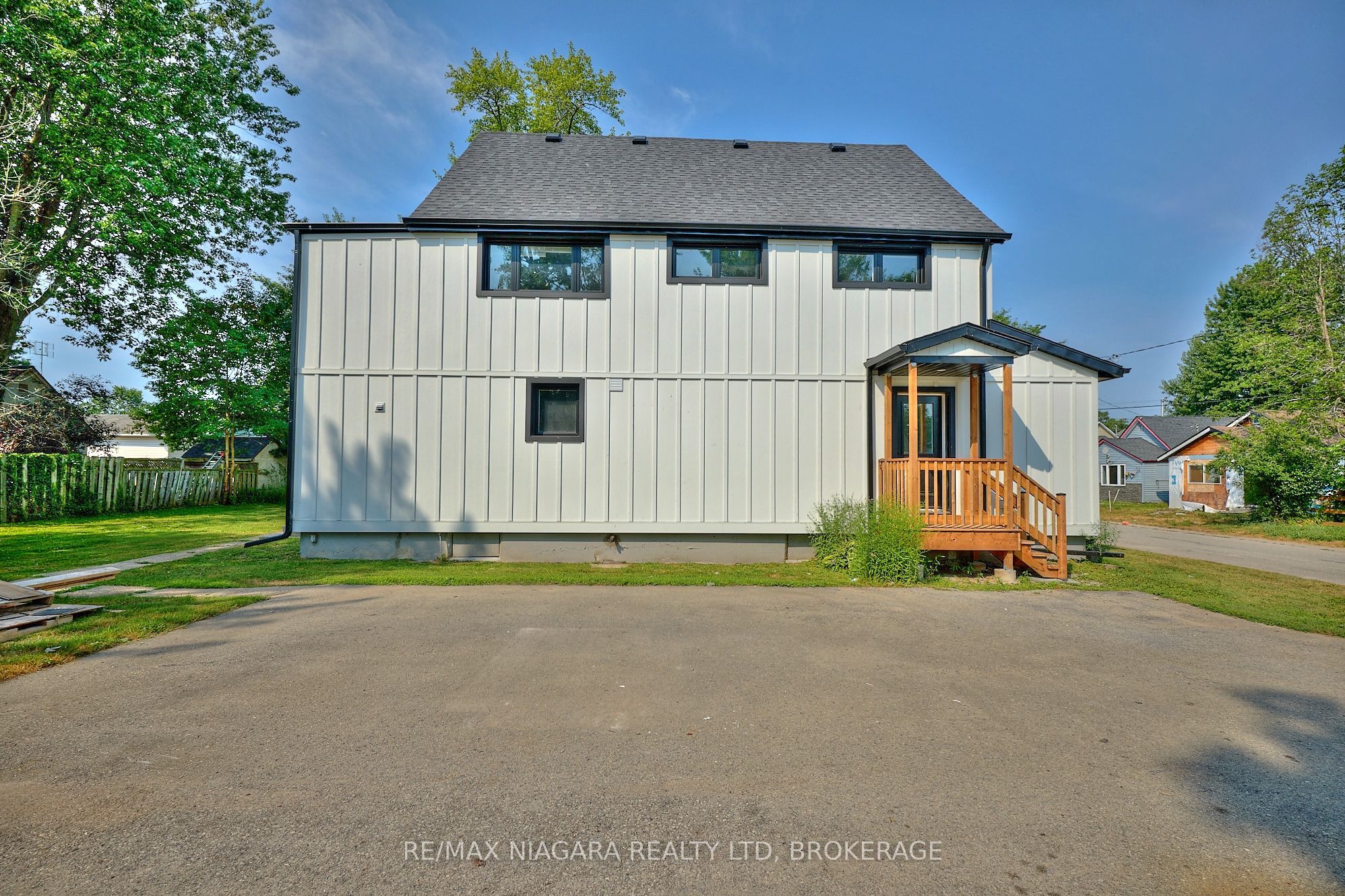 19 Maccabee Avenue Lower Property Photo 6