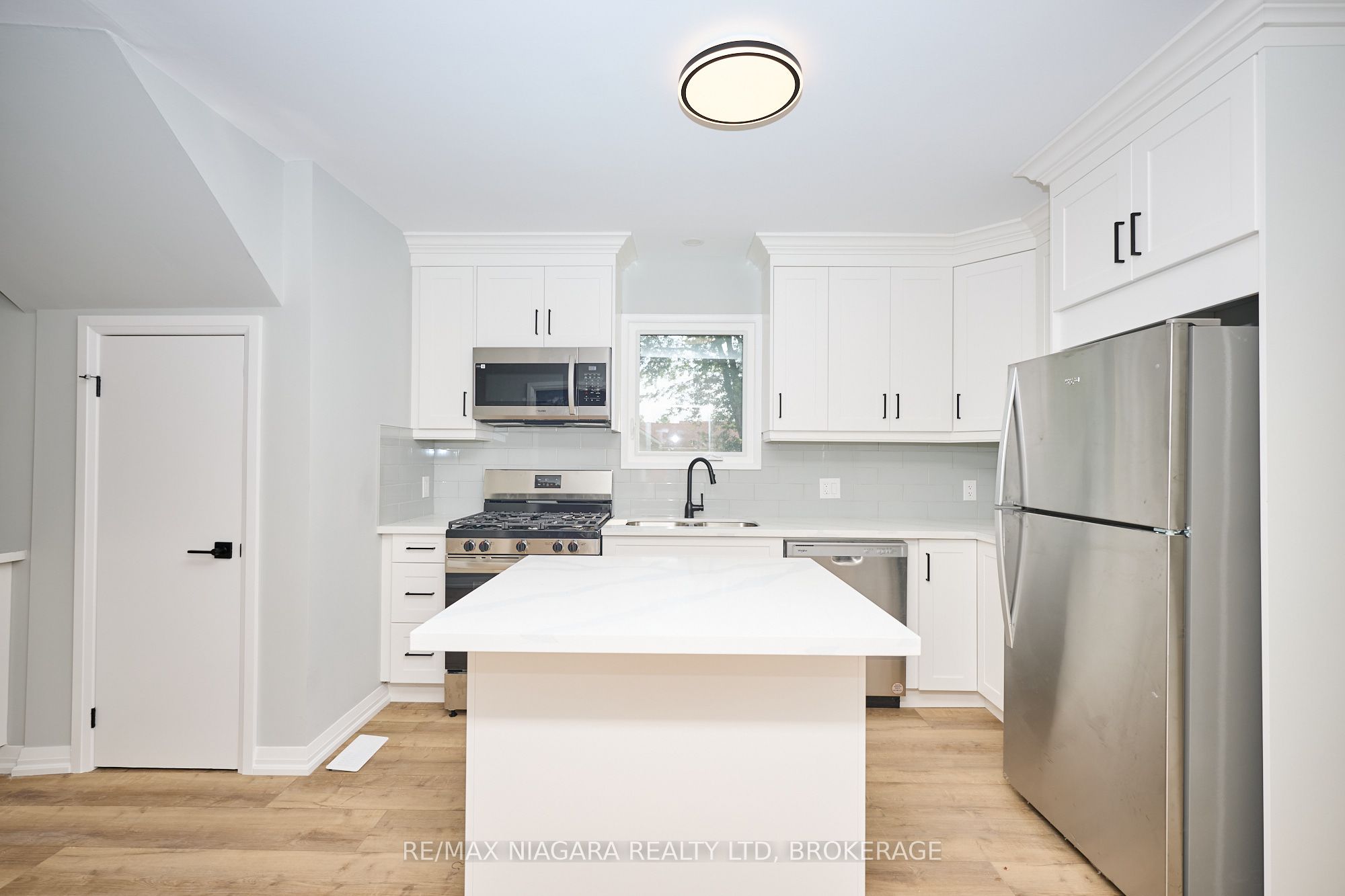 19 Maccabee Avenue Lower Property Photo 11