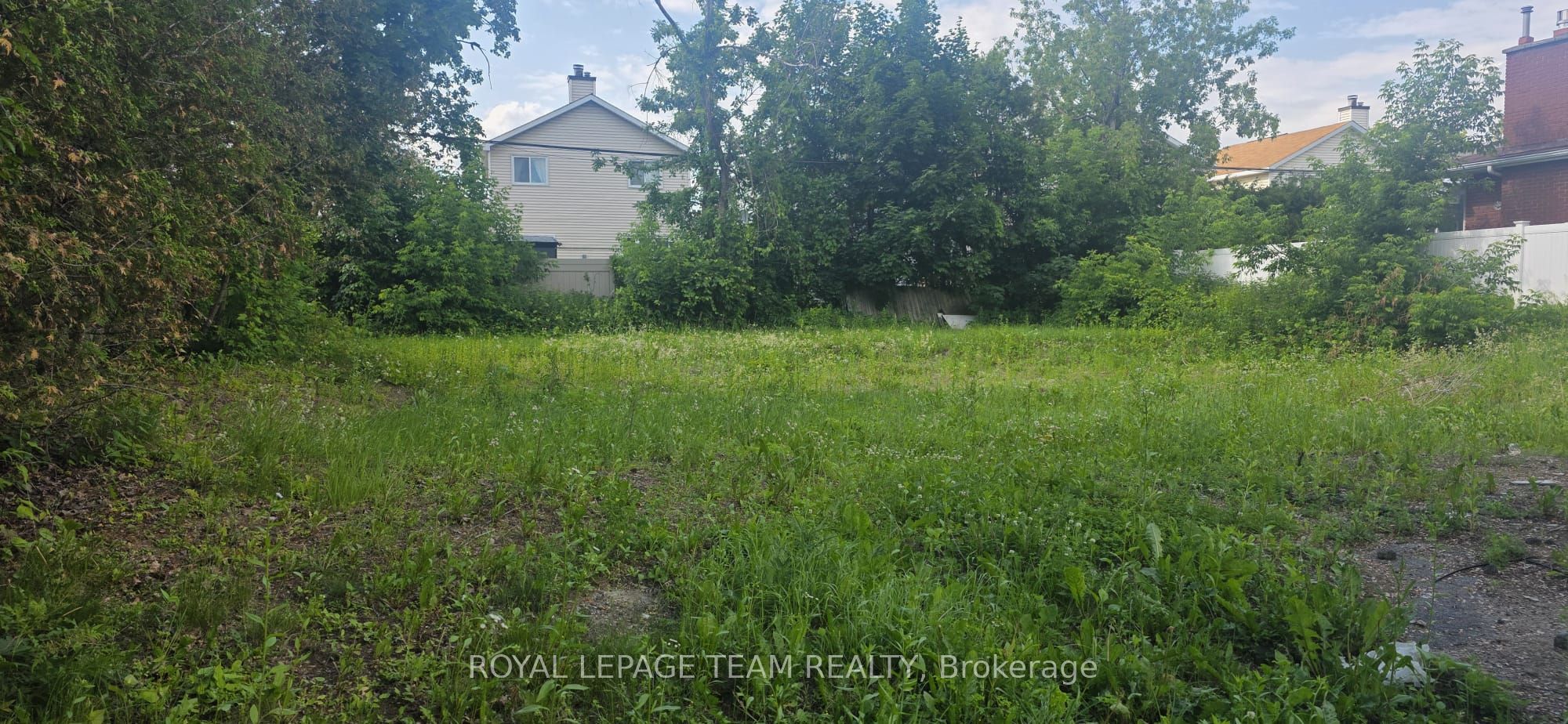 1691-1689 ROSEBELLA Avenue Property Photo 1