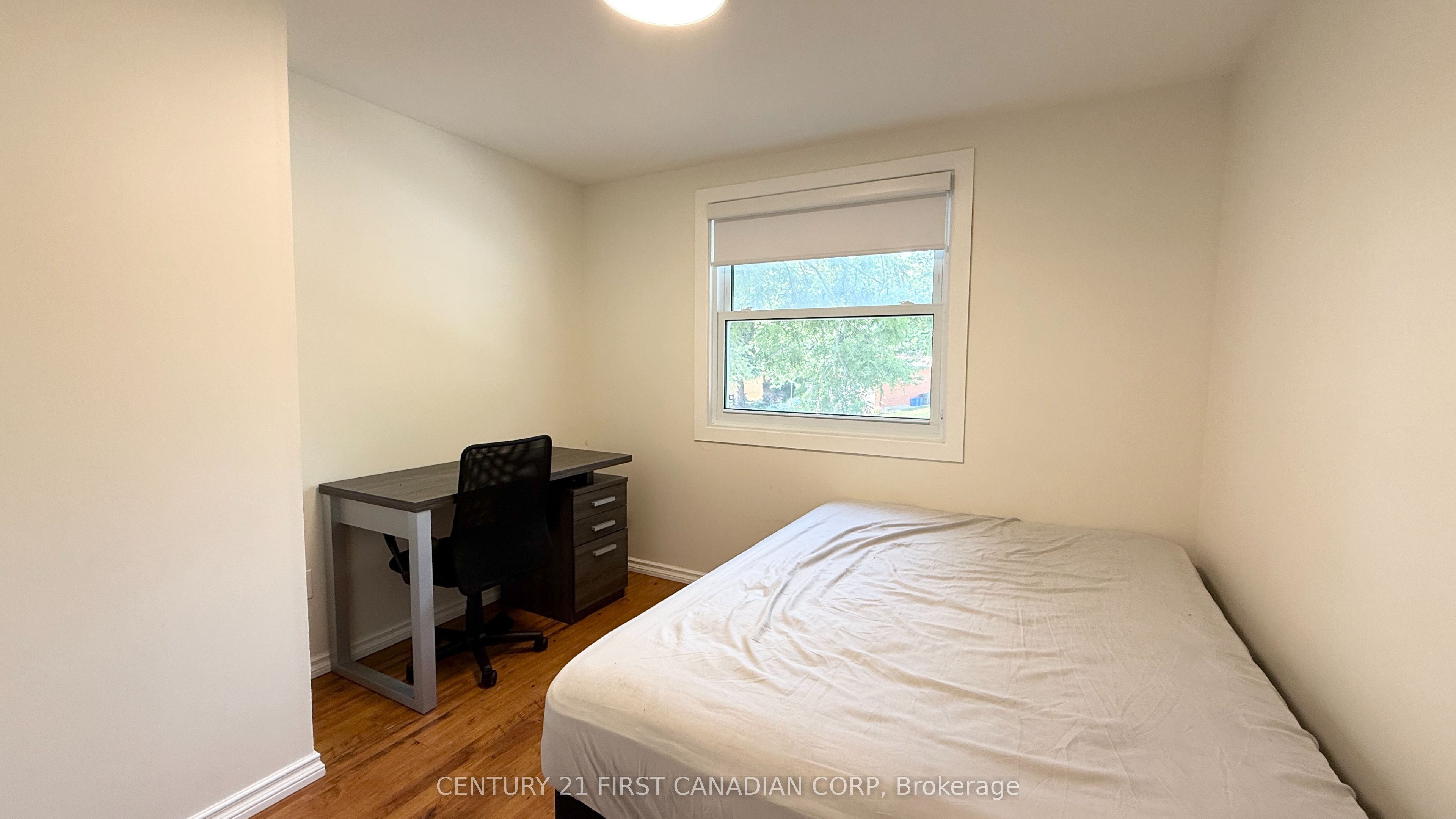 453 Castlegrove Boulevard Upper Property Photo 21