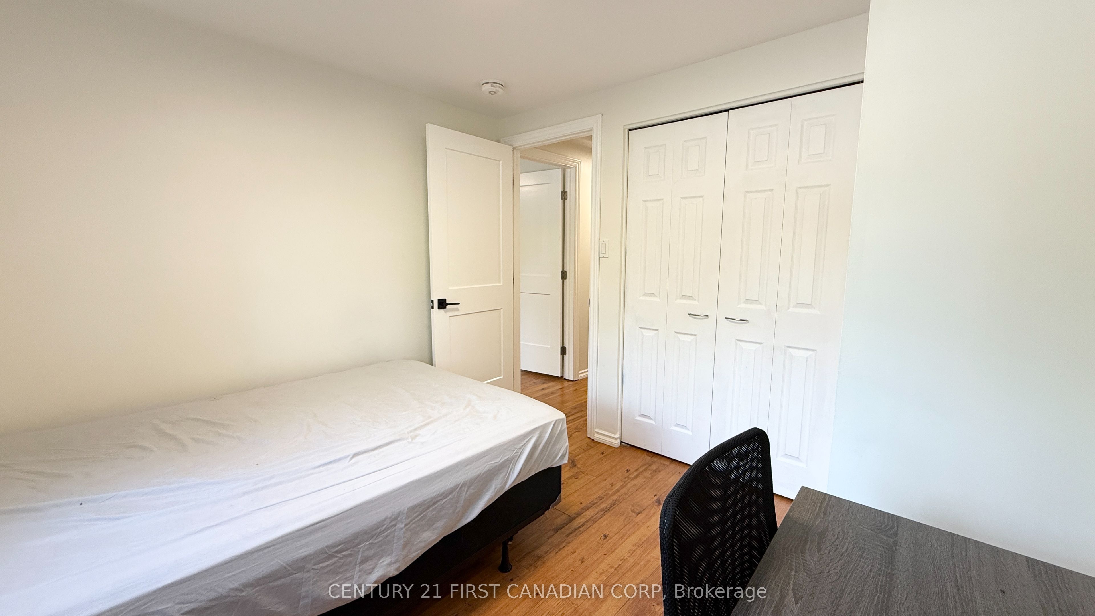 453 Castlegrove Boulevard Upper Property Photo 22