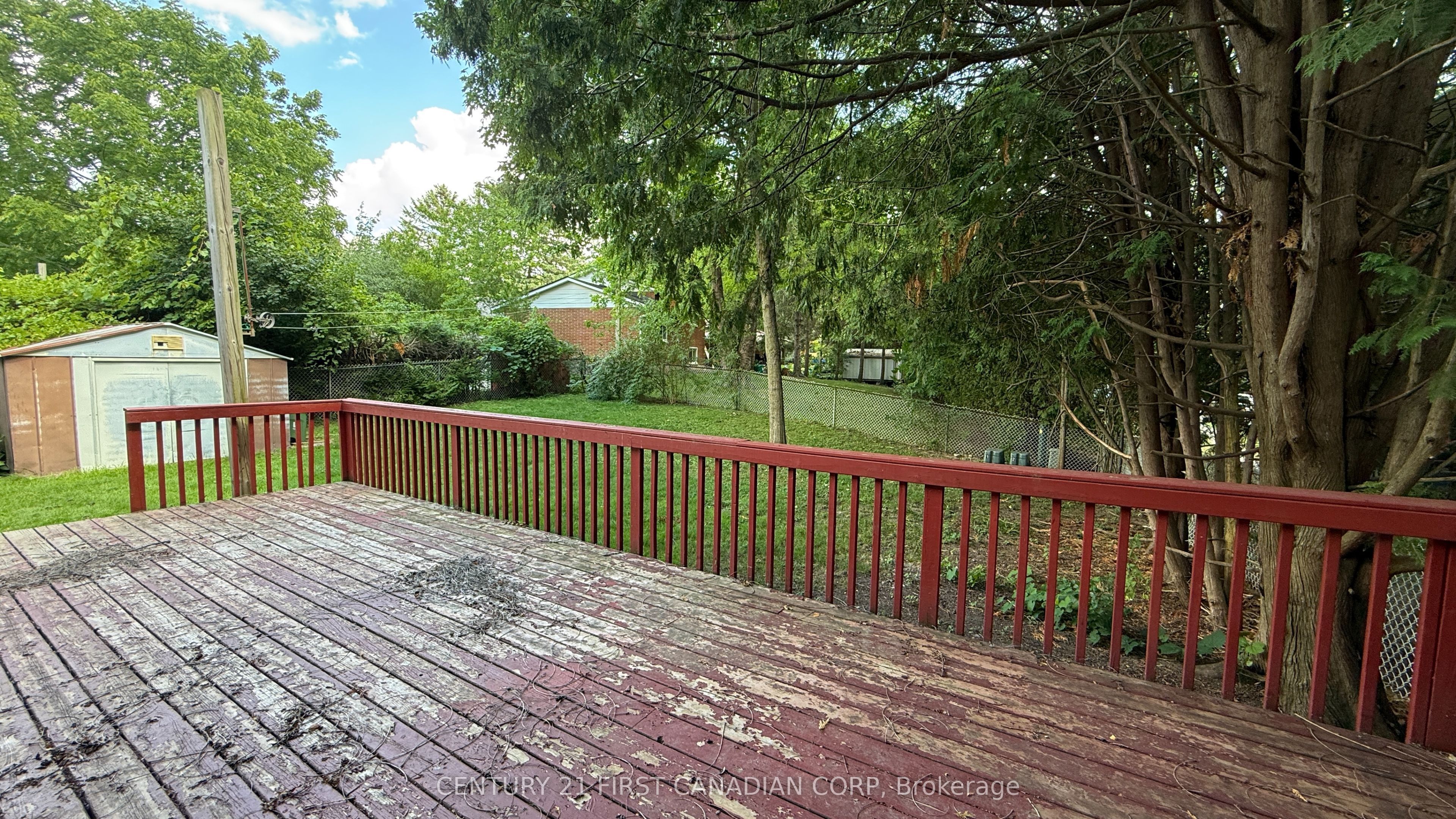 453 Castlegrove Boulevard Upper Property Photo 24