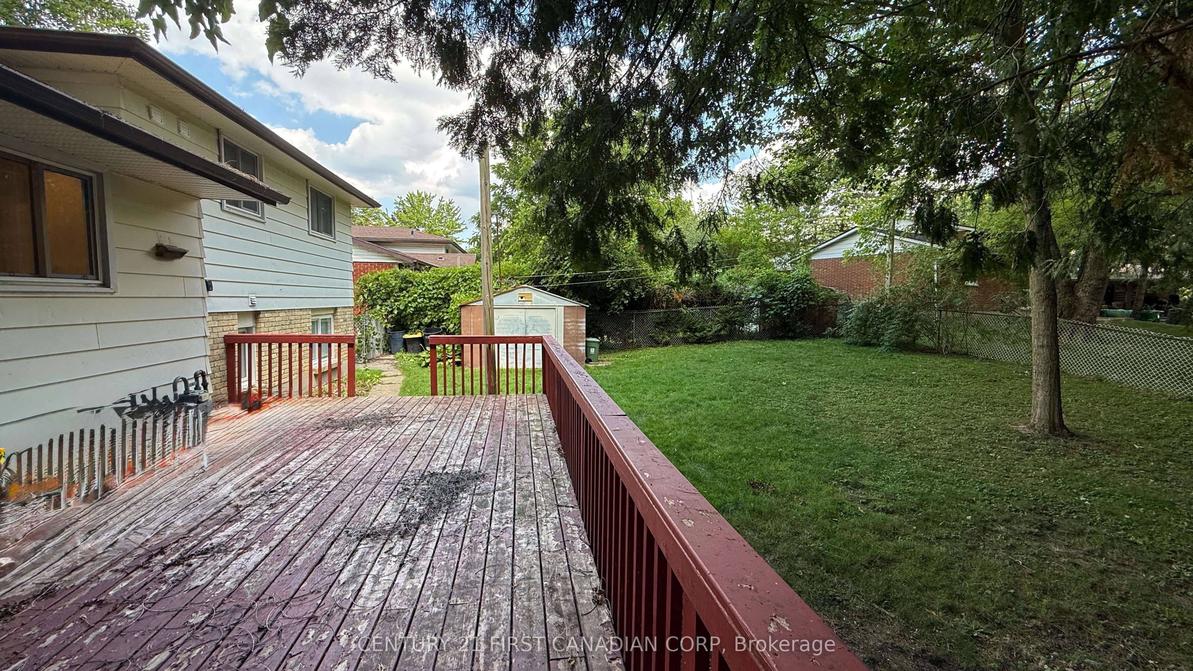453 Castlegrove Boulevard Upper Property Photo 25