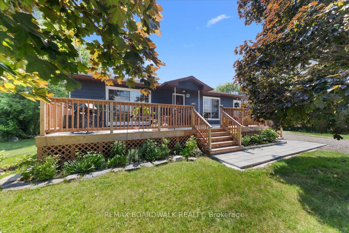 5907 43 Highway Property Photo 1