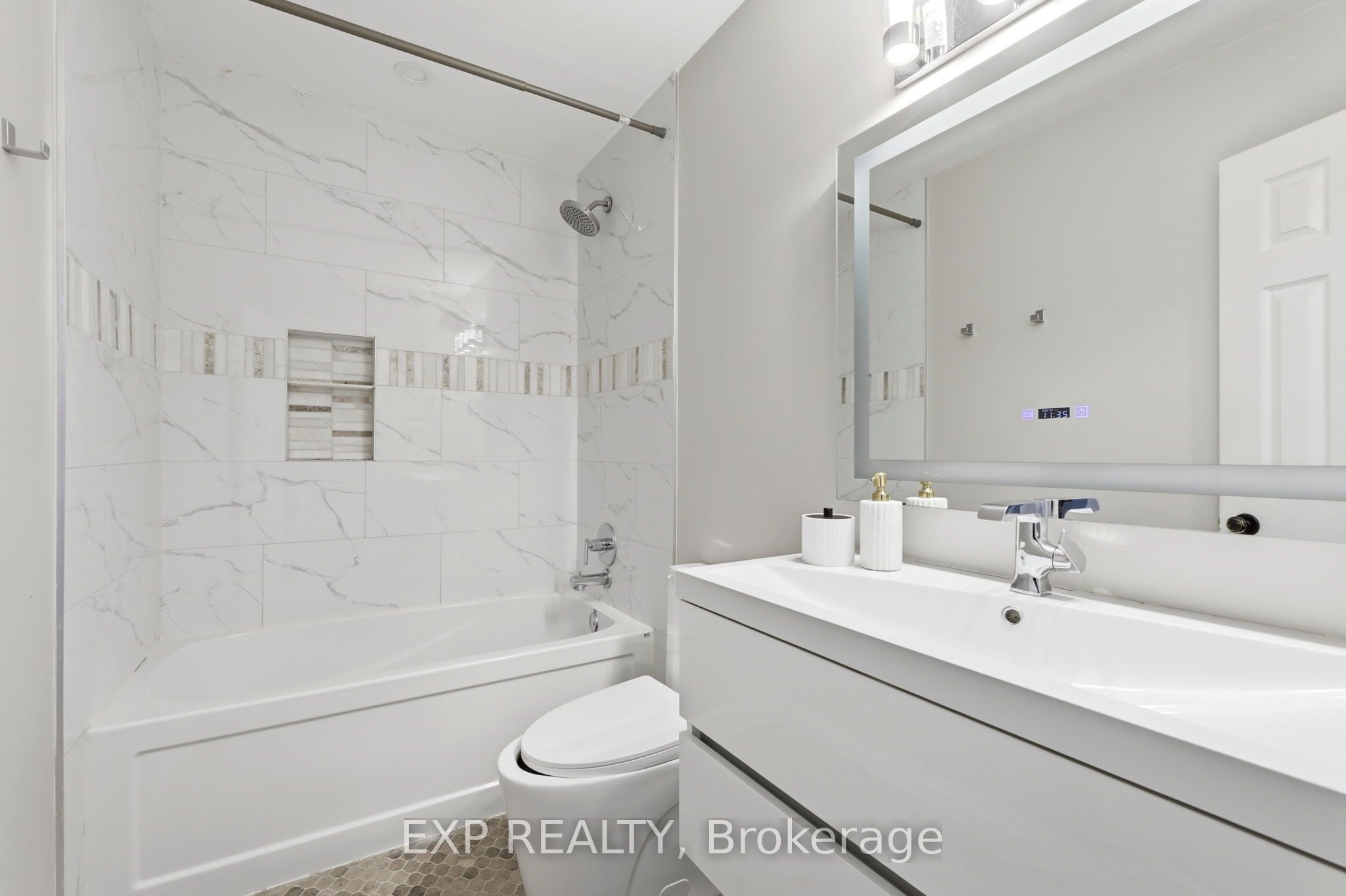 111 Gerald Crescent Property Photo 33