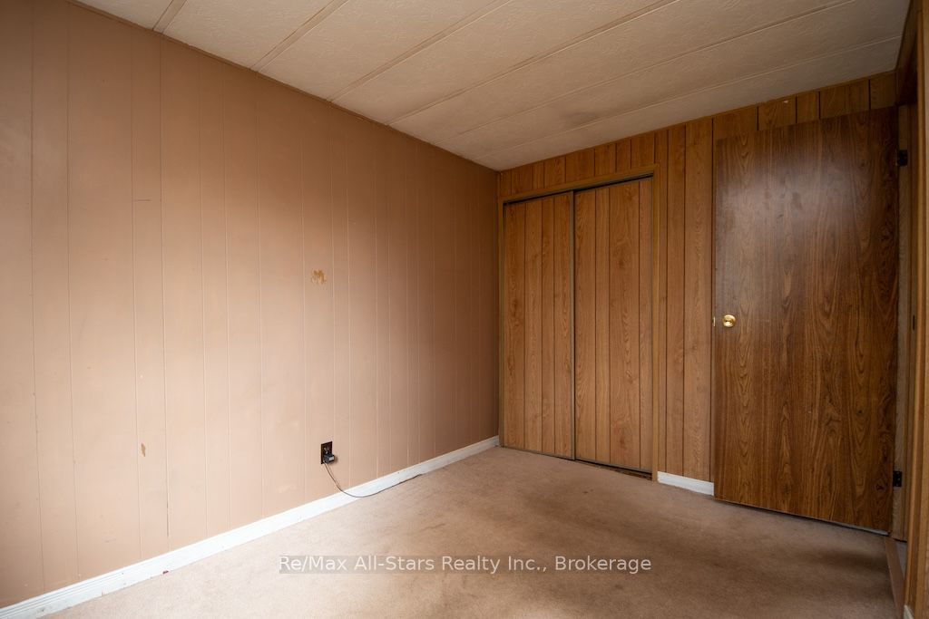 12 Park Street Property Photo 25