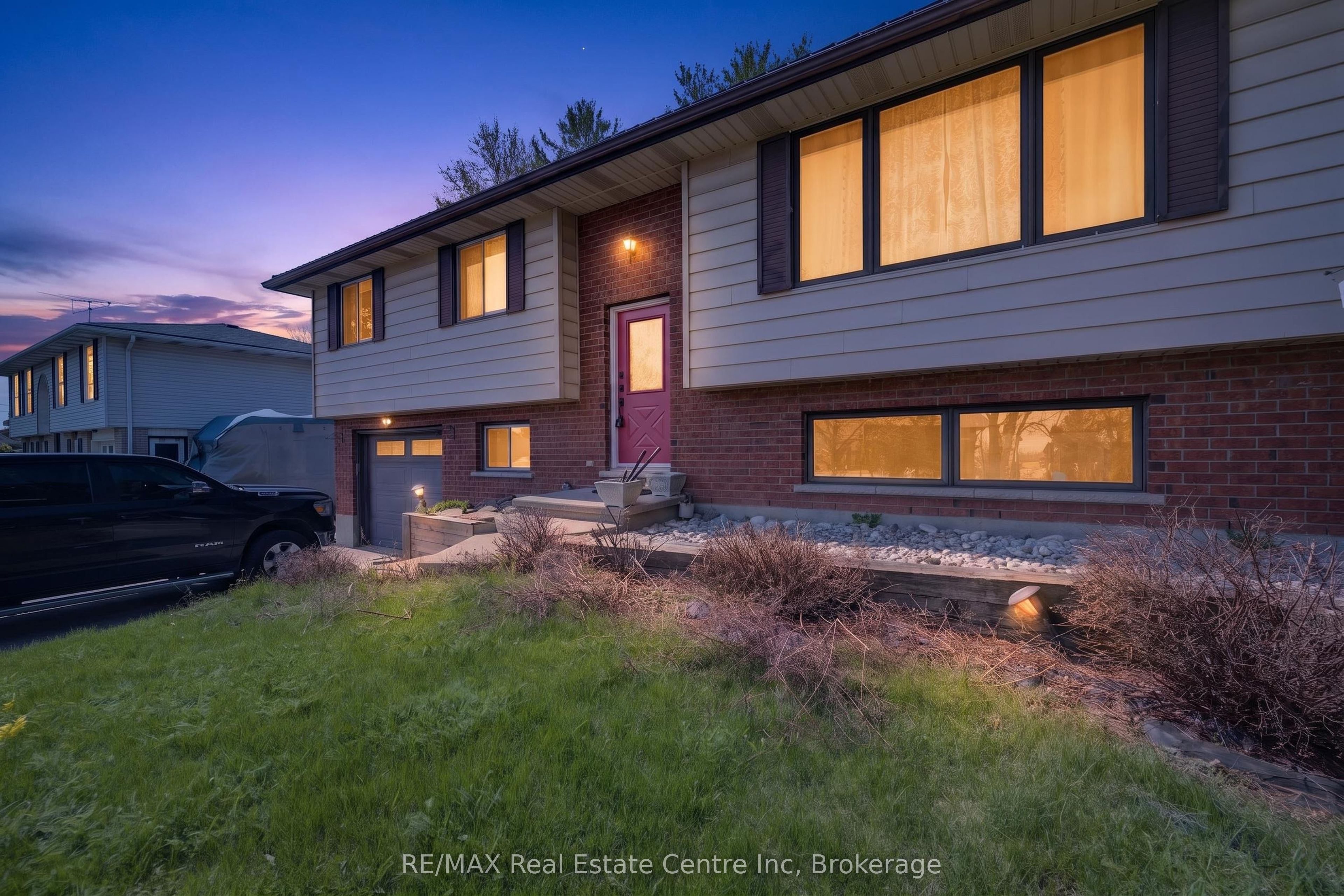 7730 Sixth Line Property Photo 5