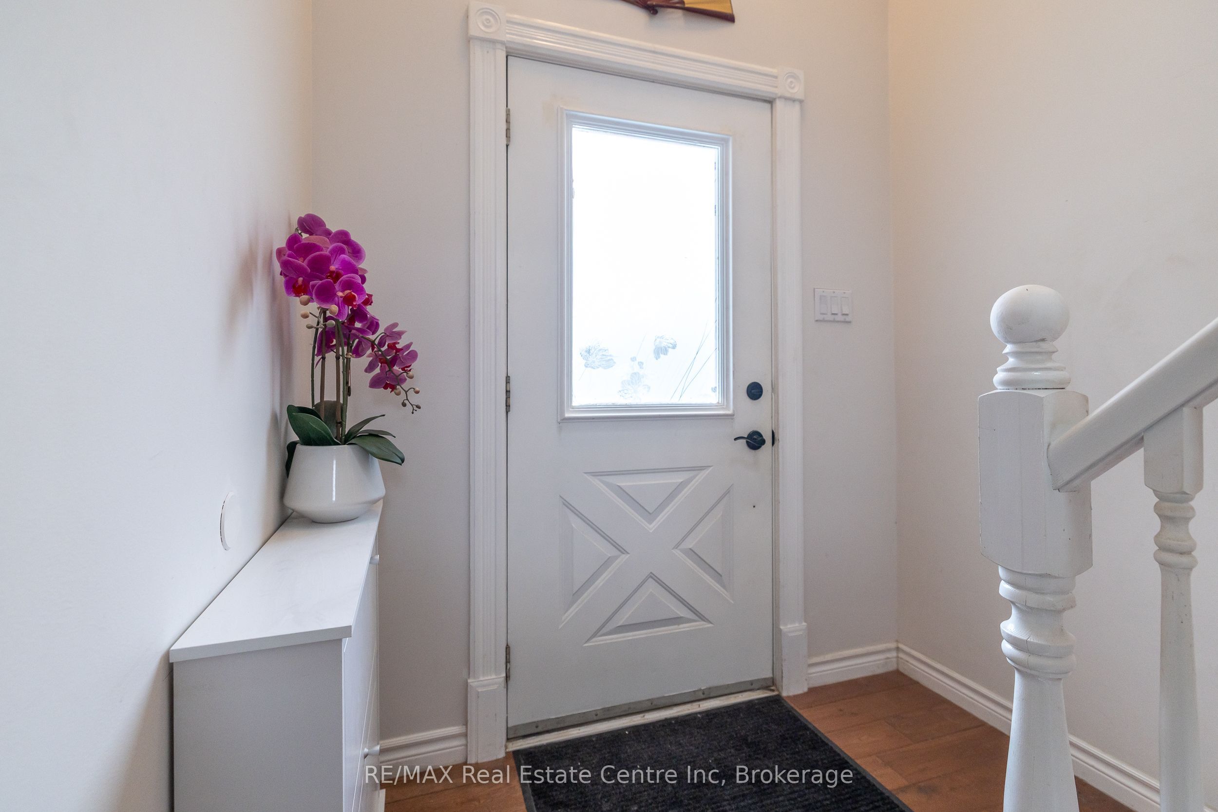 7730 Sixth Line Property Photo 7
