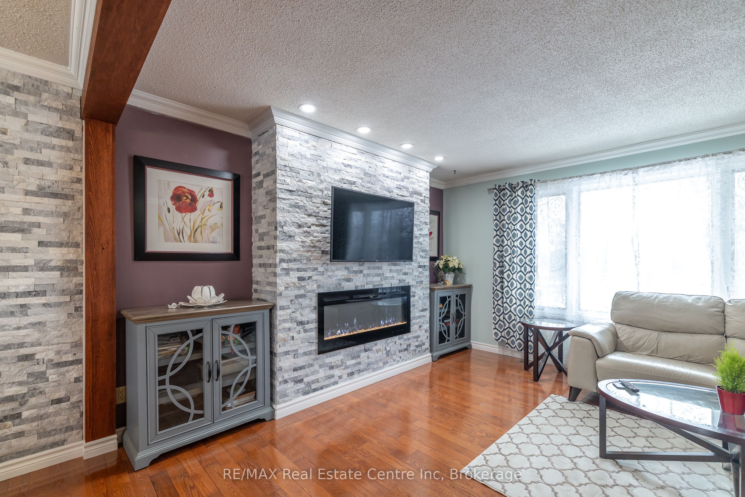 7730 Sixth Line Property Photo 11