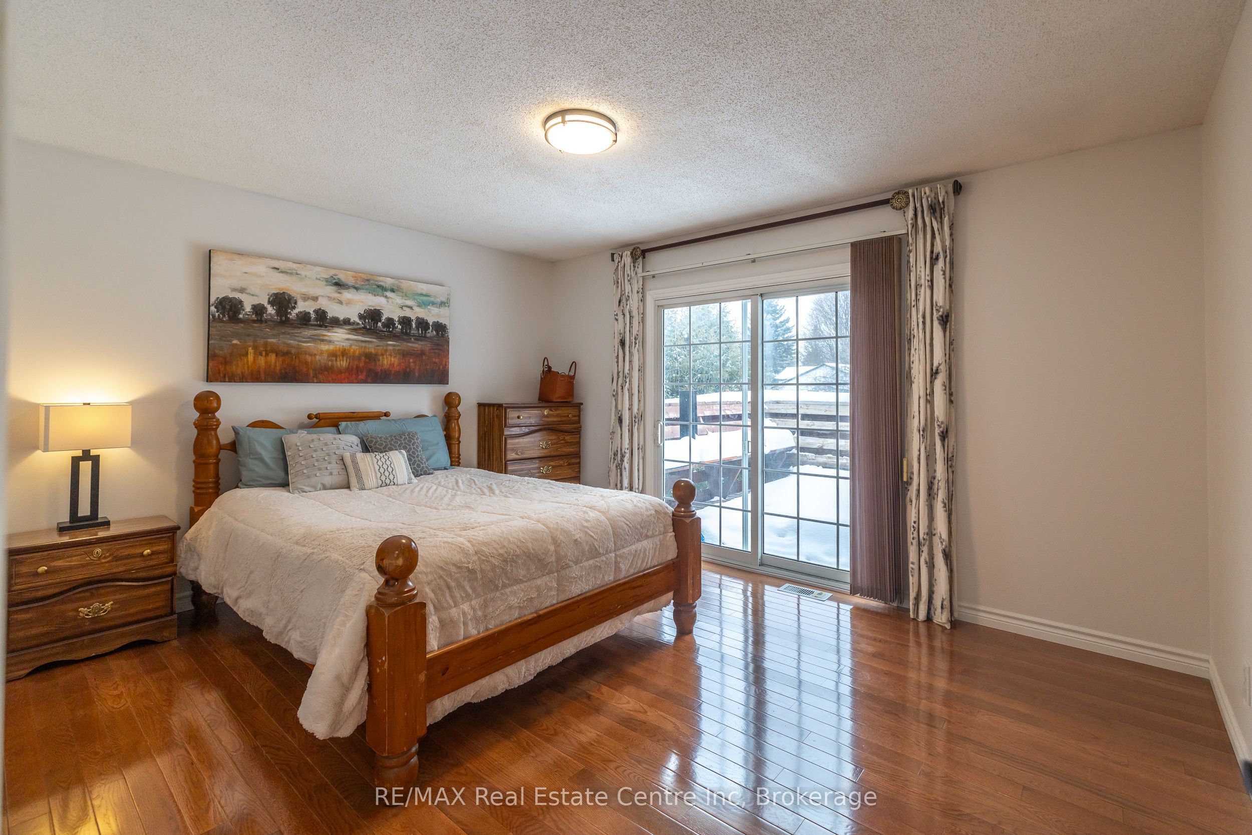 7730 Sixth Line Property Photo 24