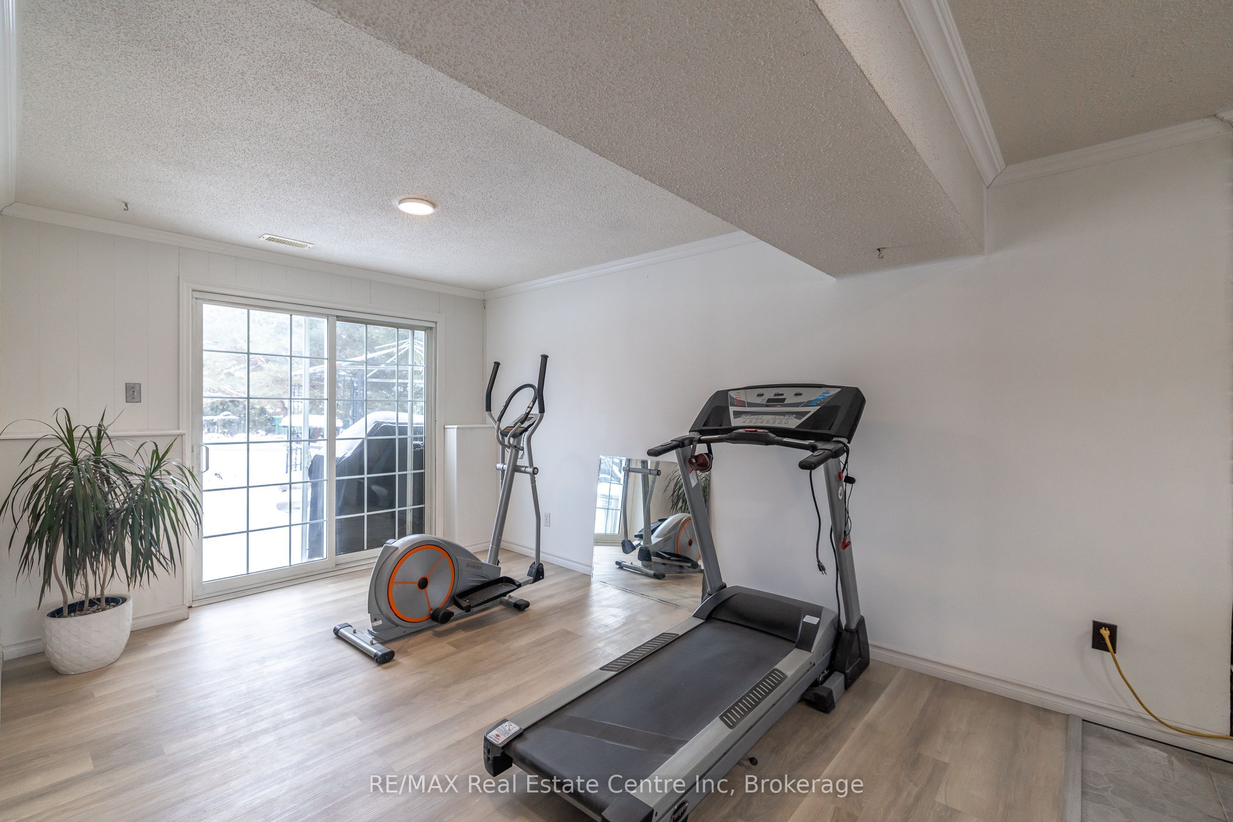 7730 Sixth Line Property Photo 31