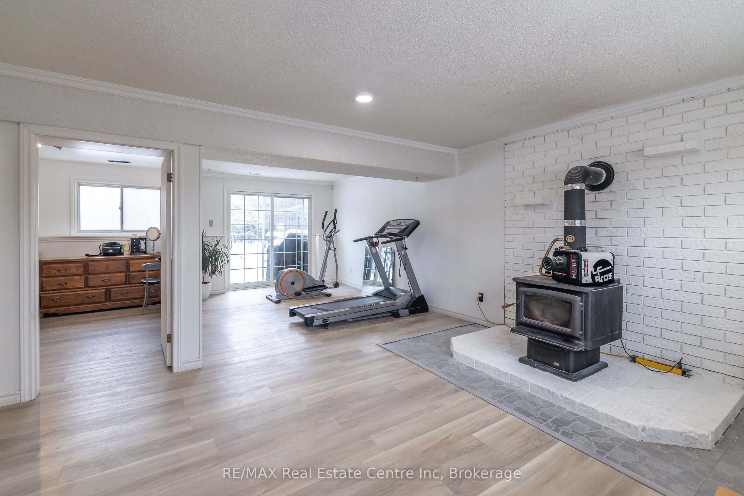 7730 Sixth Line Property Photo 32