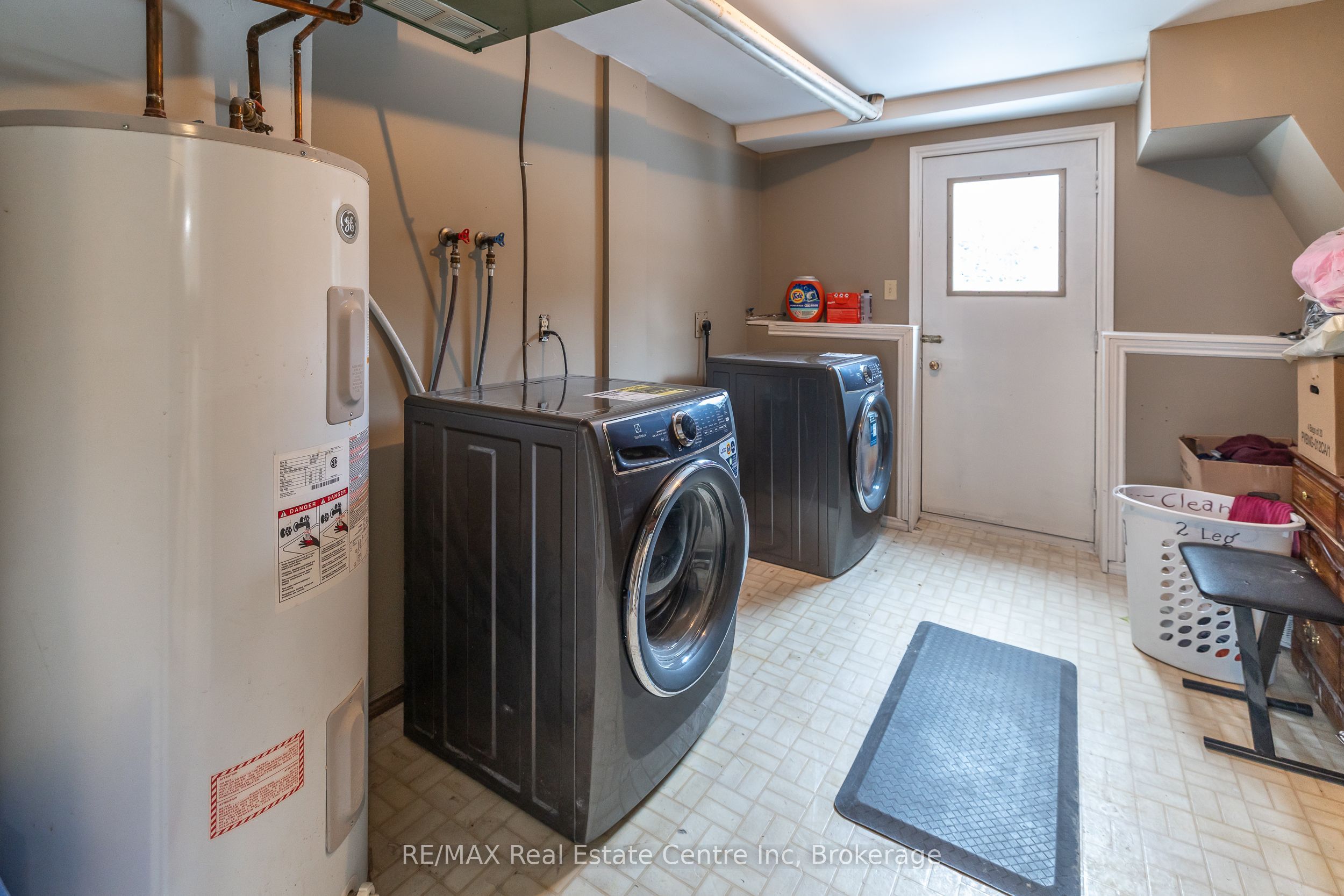 7730 Sixth Line Property Photo 33