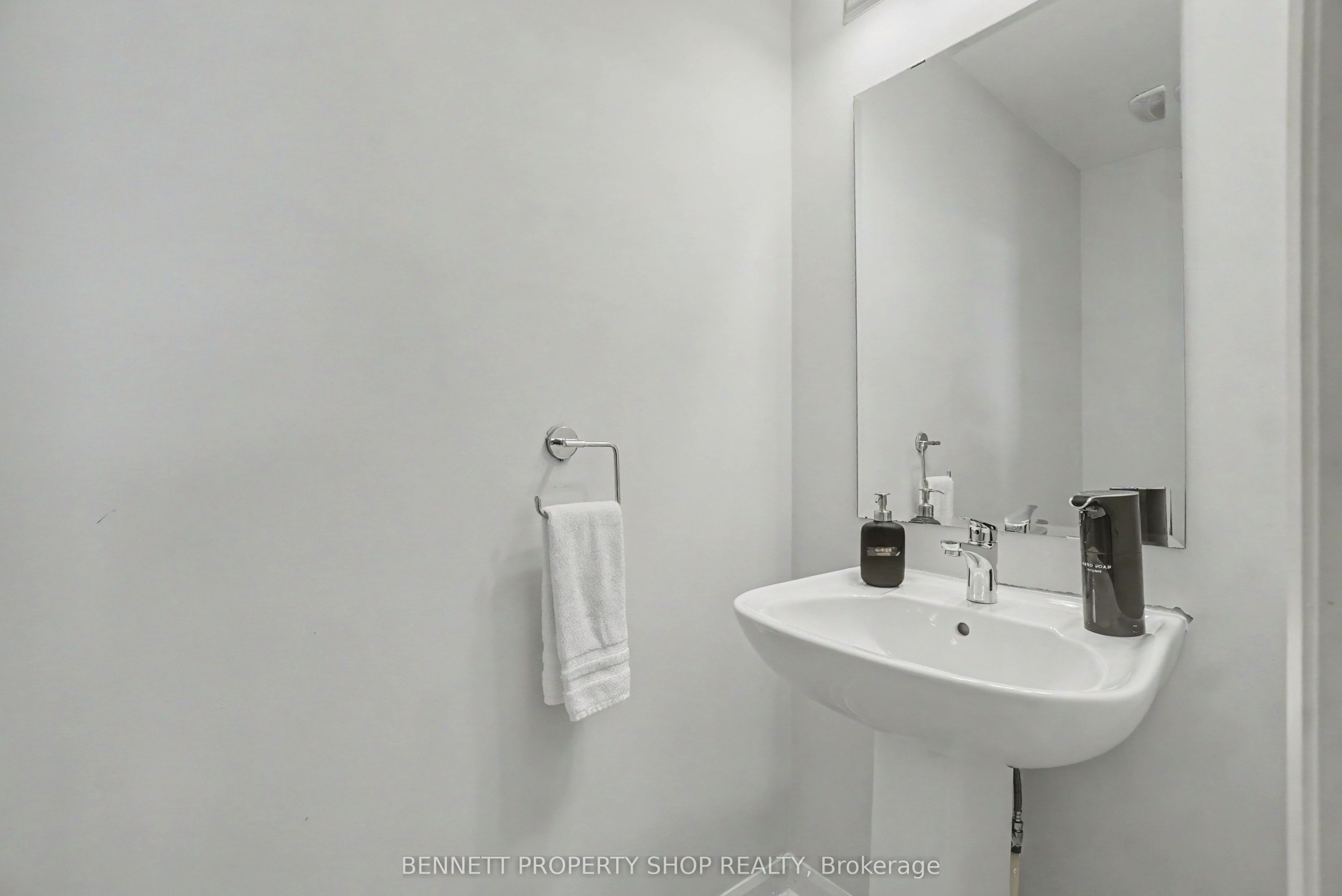 127 Attwell Private Property Photo 10
