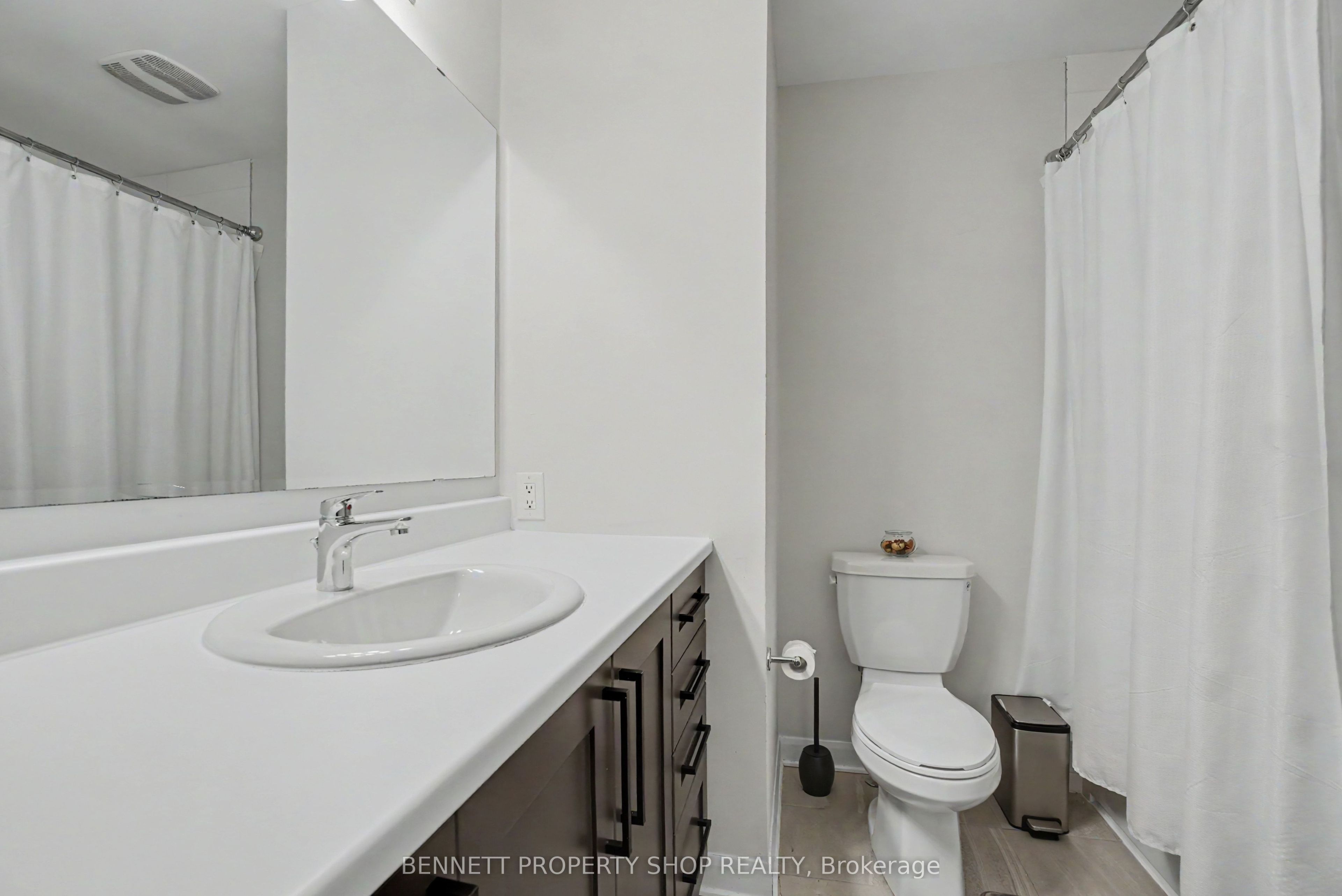 127 Attwell Private Property Photo 16