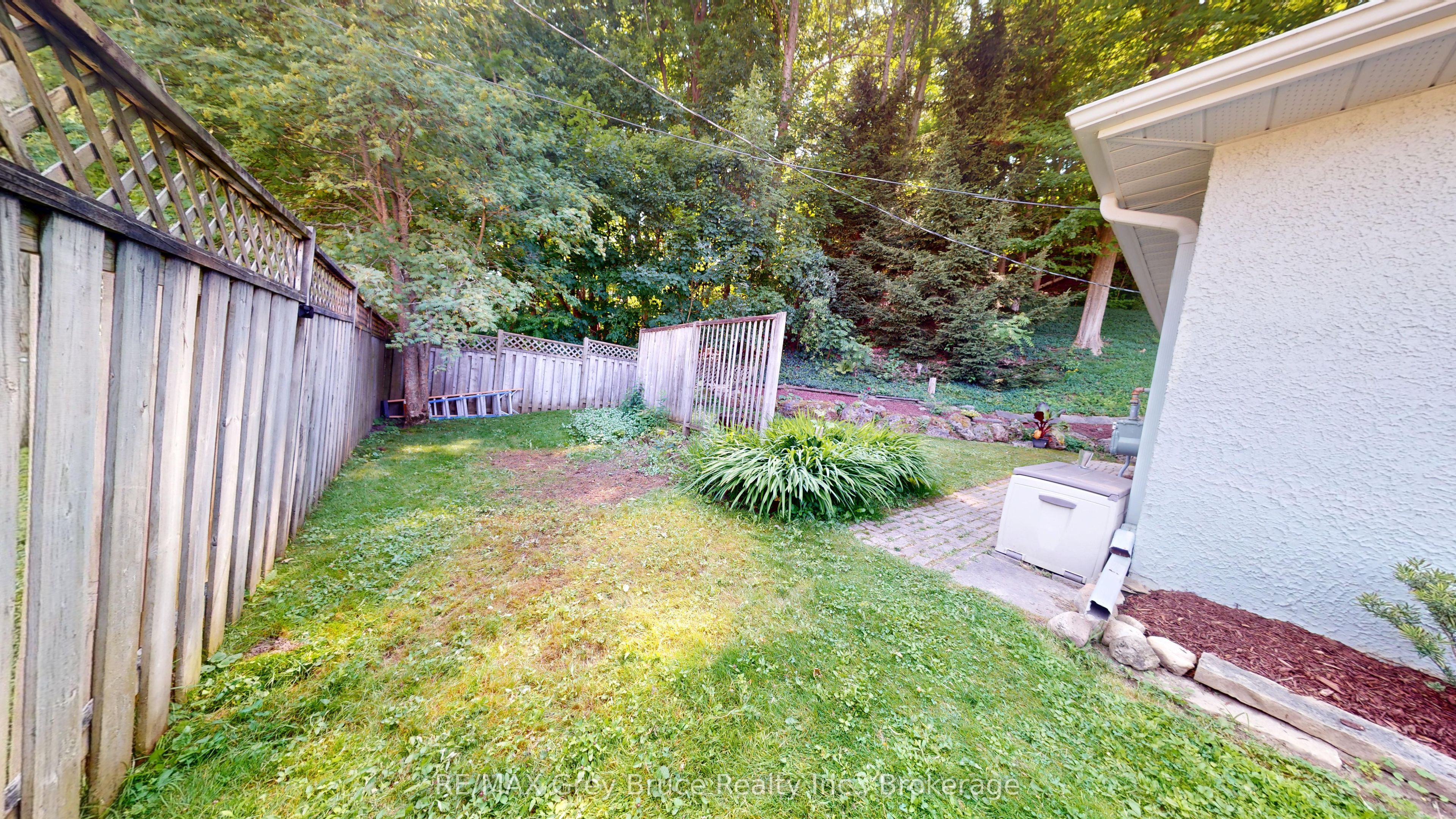250 2nd Avenue E Property Photo 5