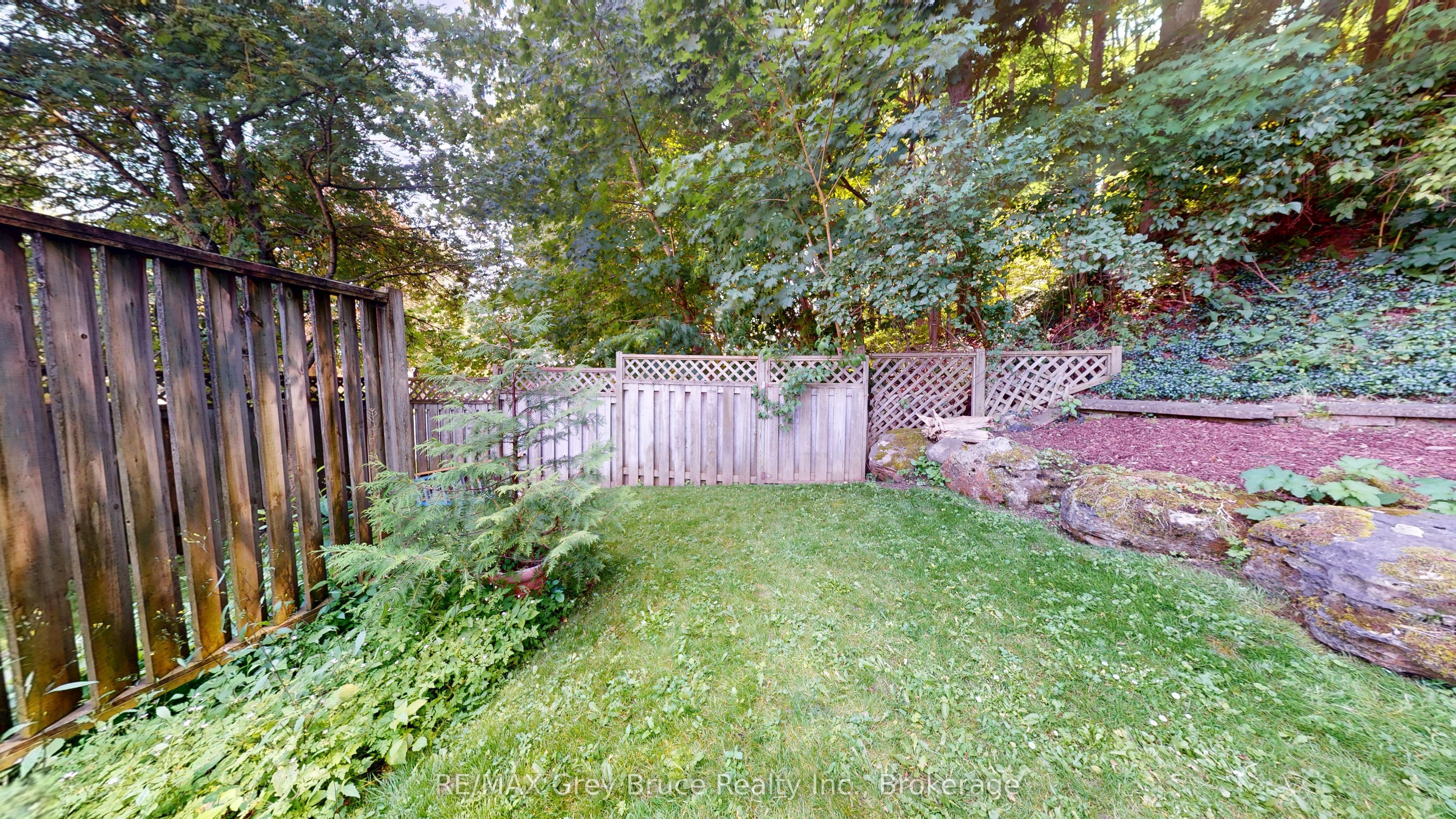 250 2nd Avenue E Property Photo 8