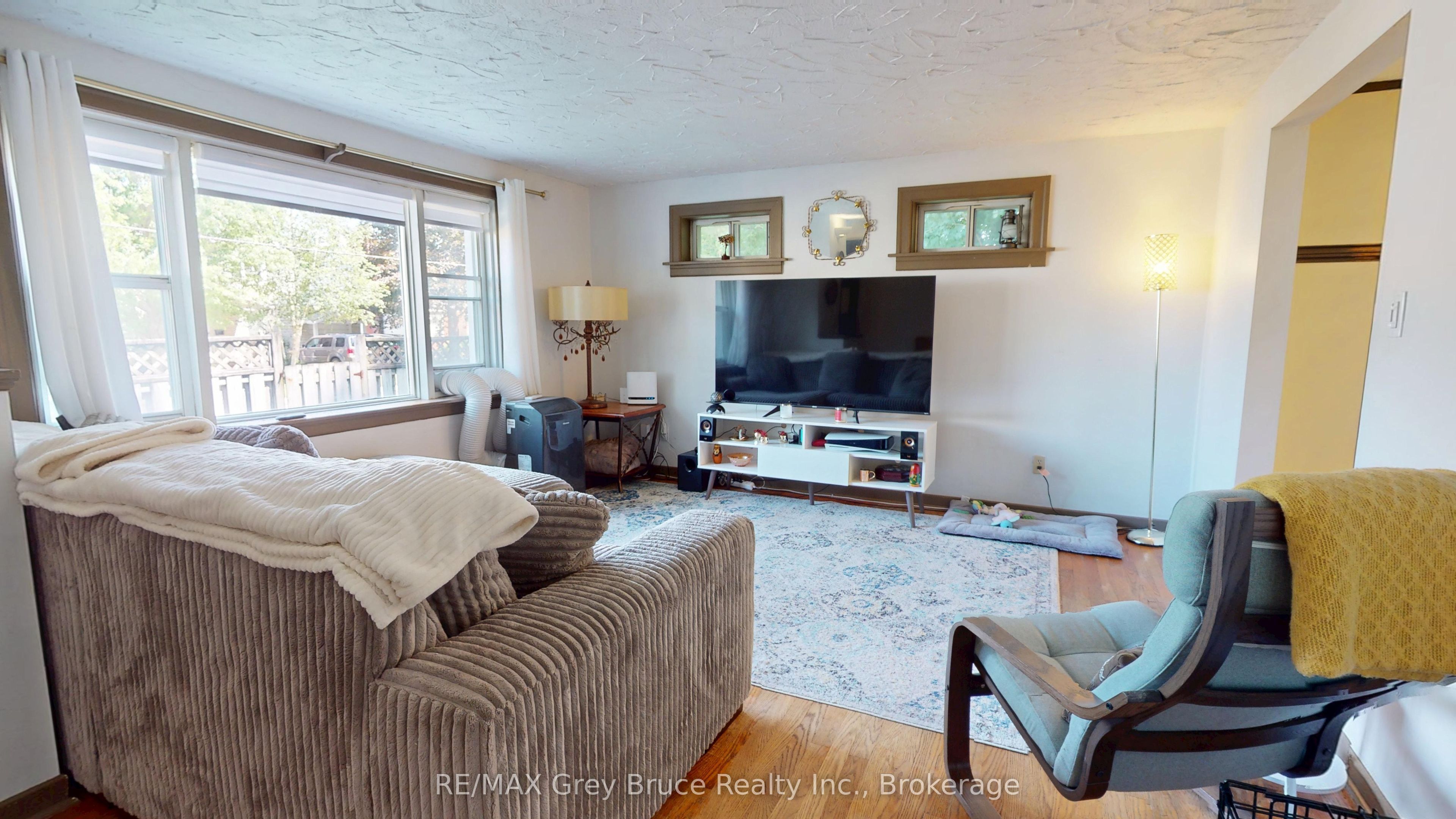 250 2nd Avenue E Property Photo 17