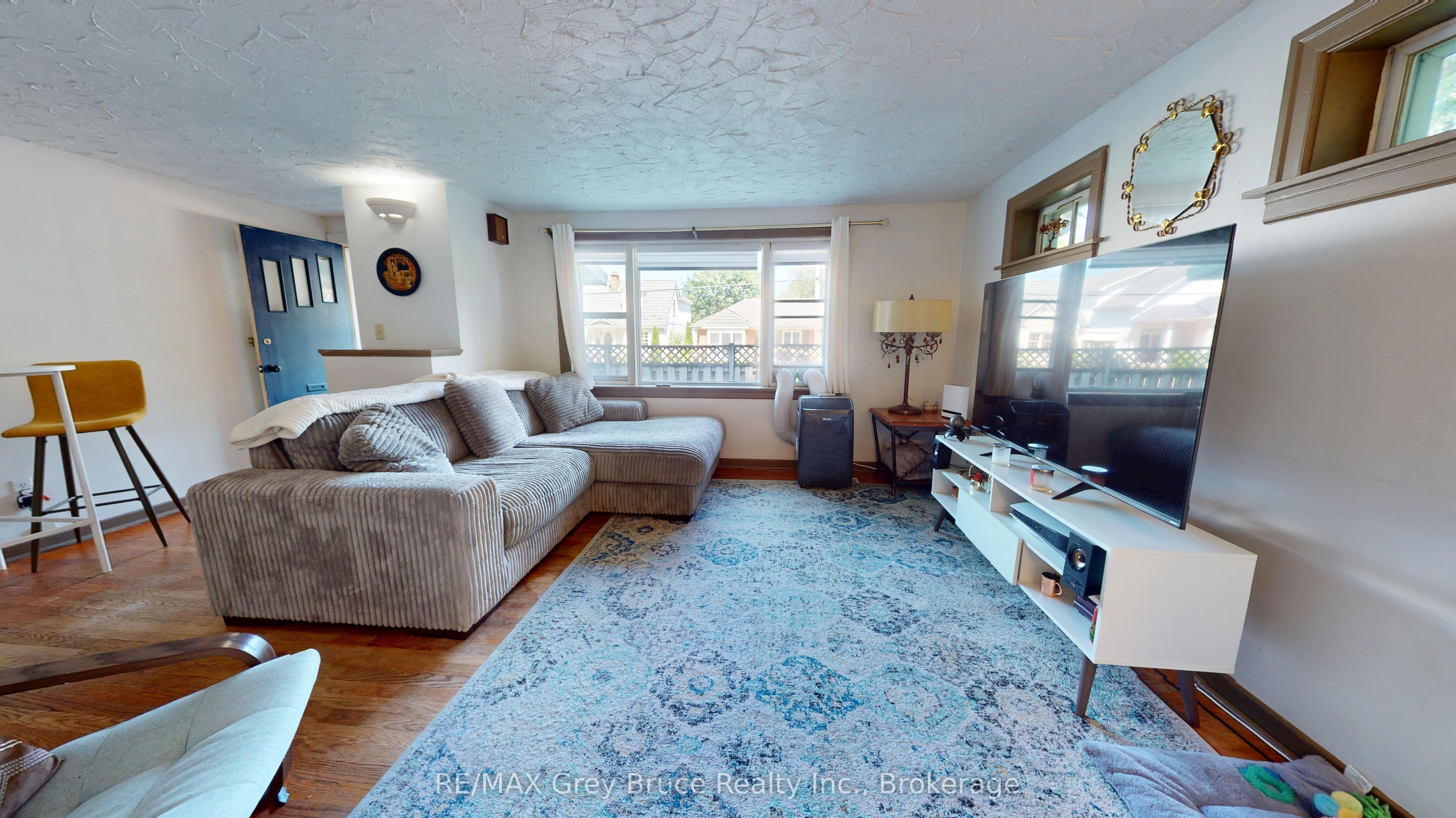 250 2nd Avenue E Property Photo 18