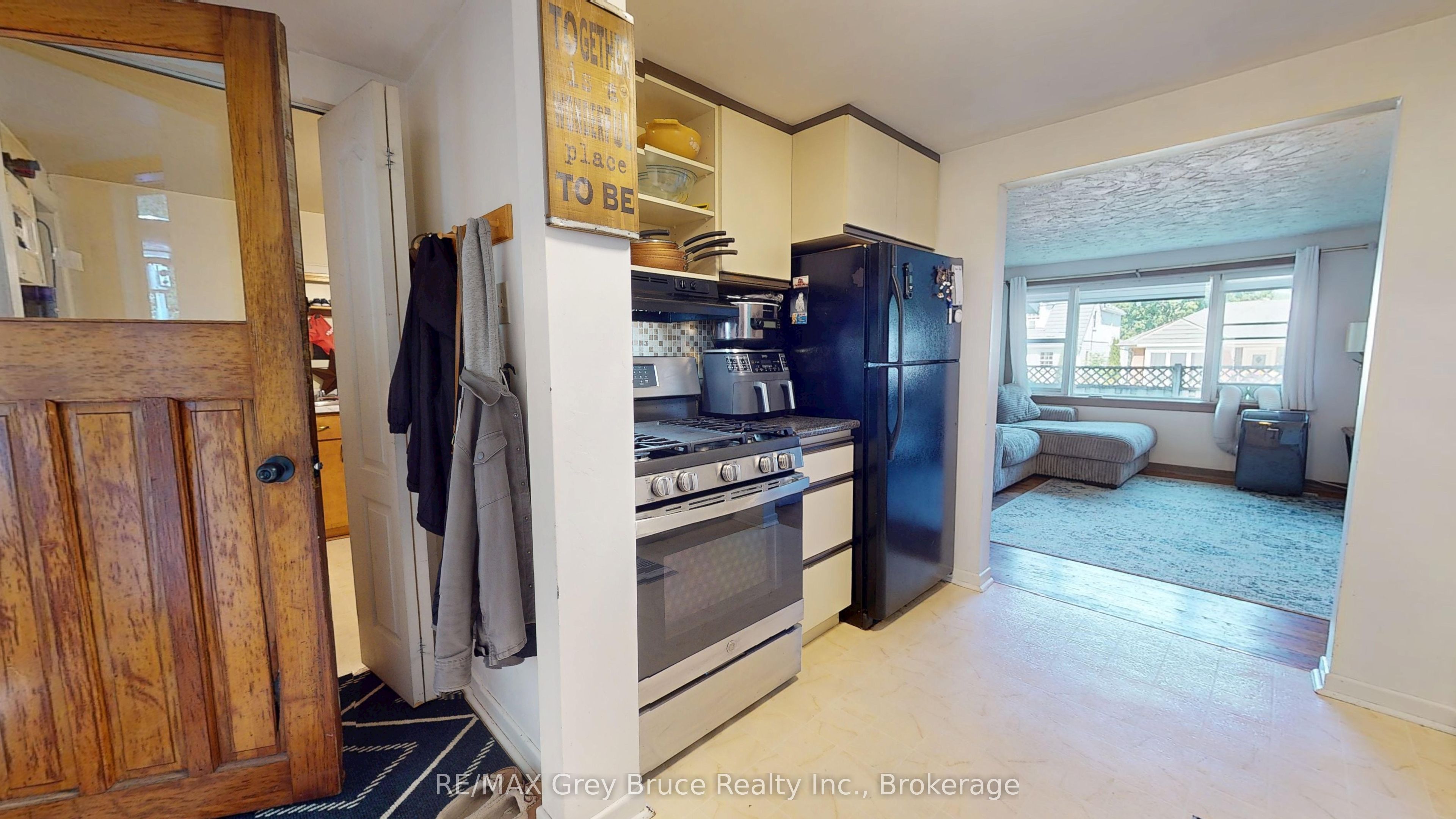 250 2nd Avenue E Property Photo 20