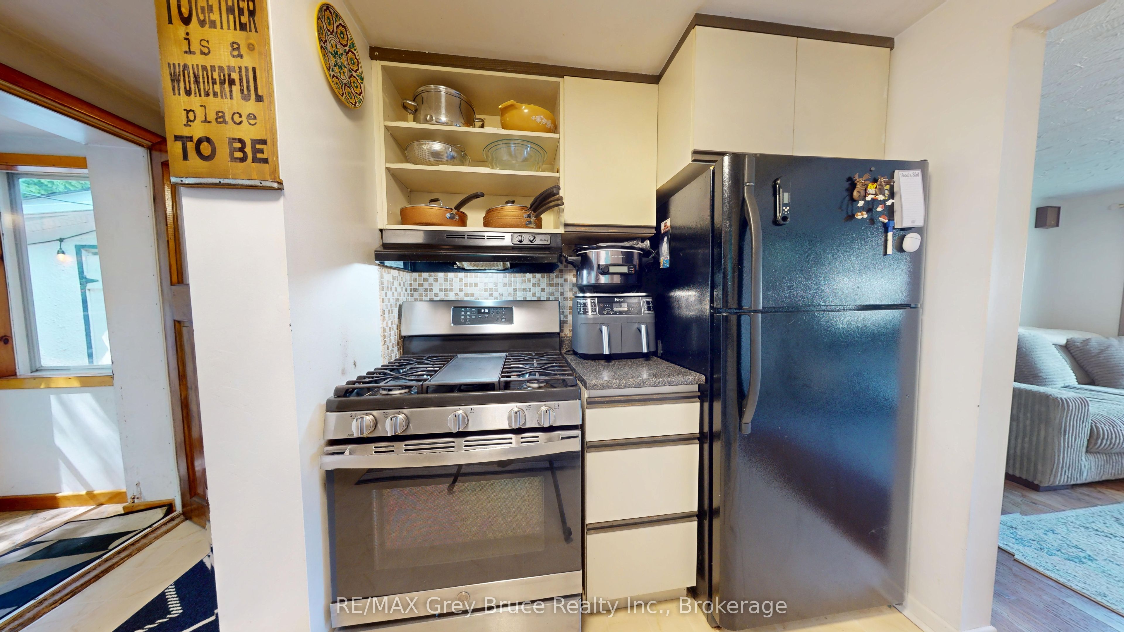 250 2nd Avenue E Property Photo 21