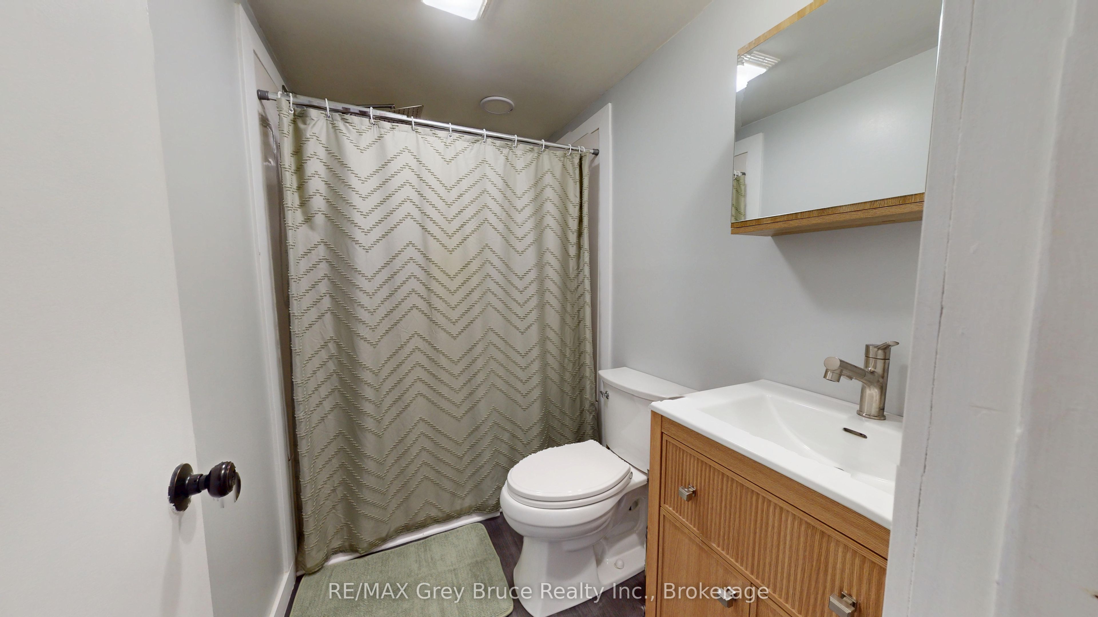 250 2nd Avenue E Property Photo 32