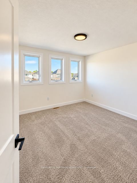 134 Aspen Parkway W Property Photo 10