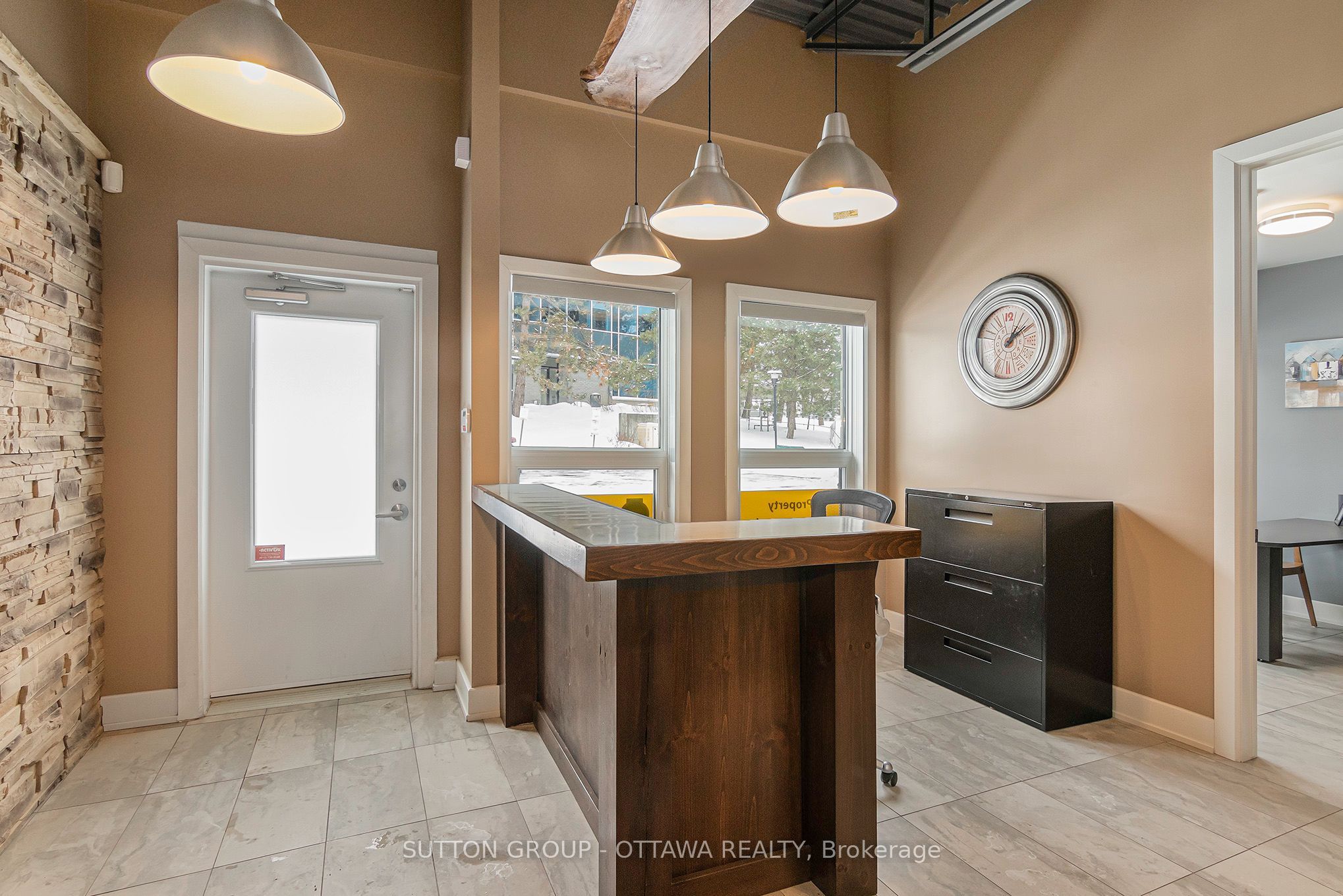 2285 St Laurent Boulevard D19 Property Photo 2