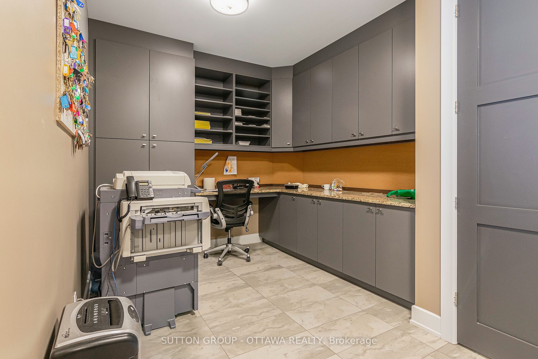 2285 St Laurent Boulevard D19 Property Photo 14