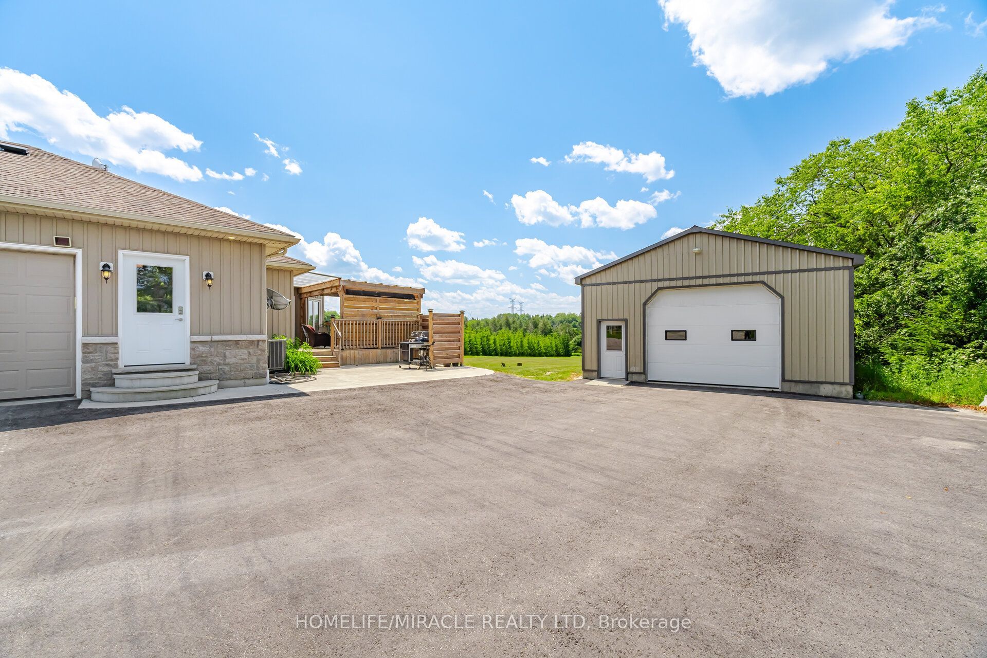 112060 11th Line Property Photo 36