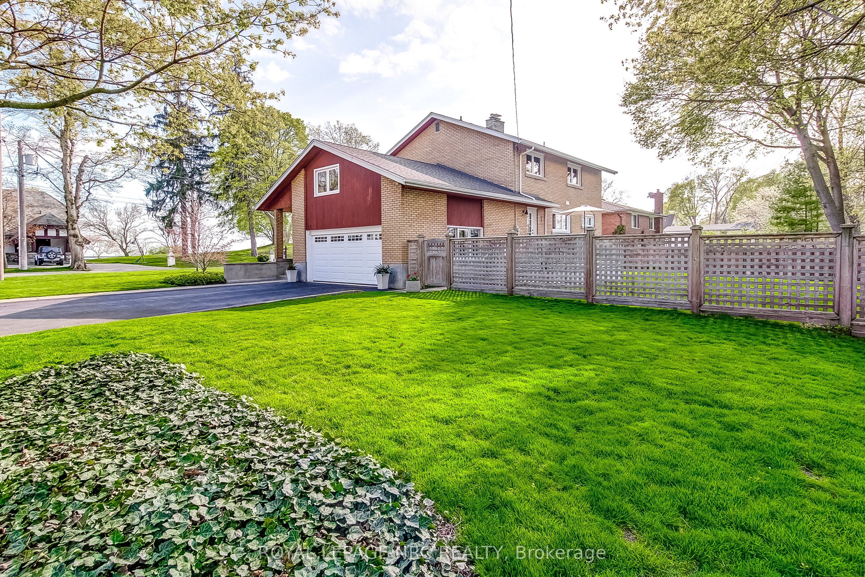 24 Tennessee Avenue Property Photo 6