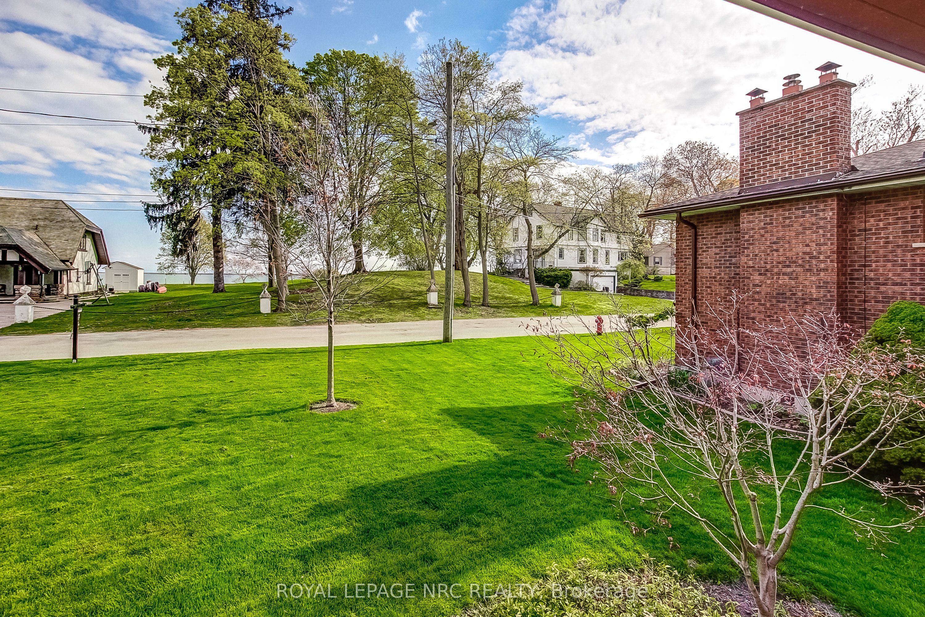 24 Tennessee Avenue Property Photo 8