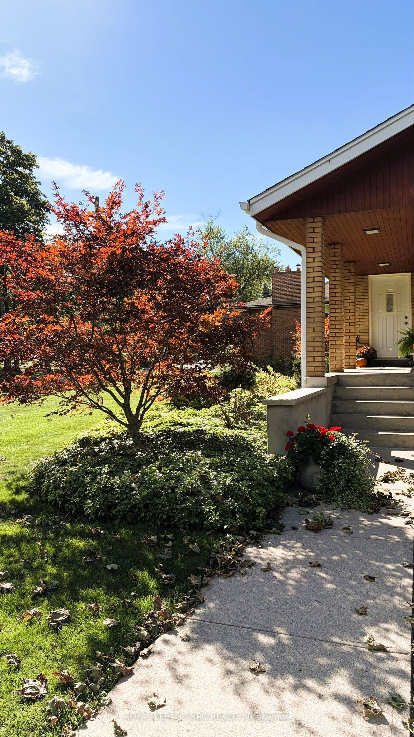 24 Tennessee Avenue Property Photo 9