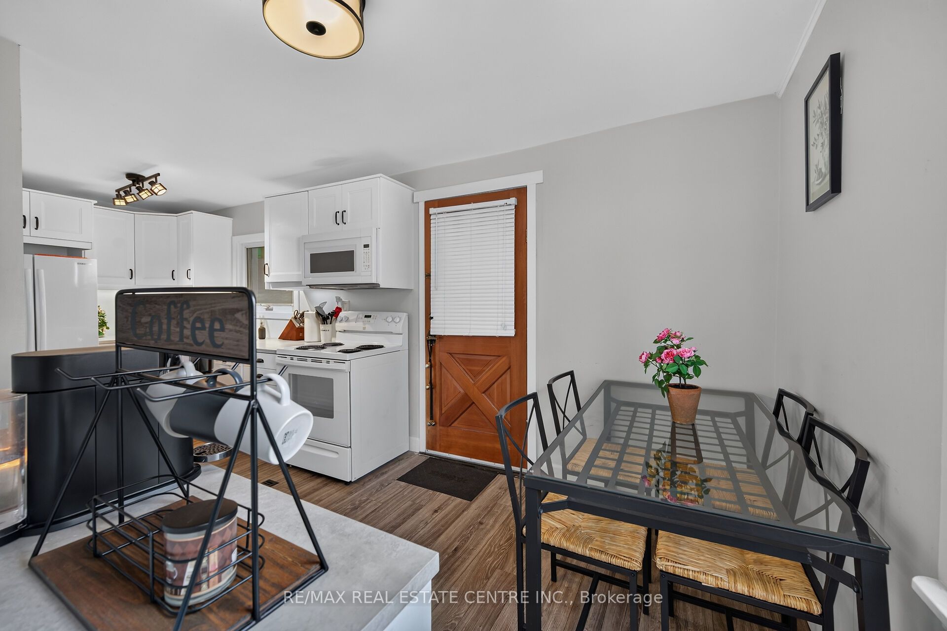 220 Paling Avenue Property Photo 14