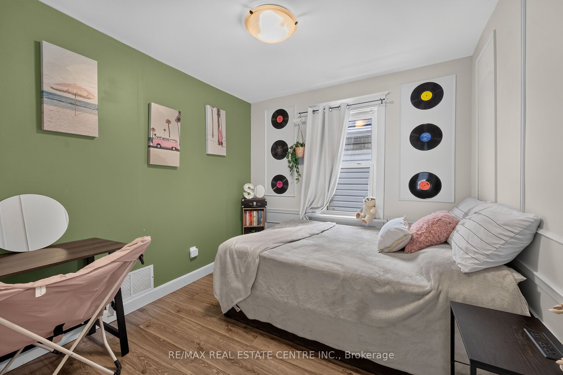 220 Paling Avenue Property Photo 23