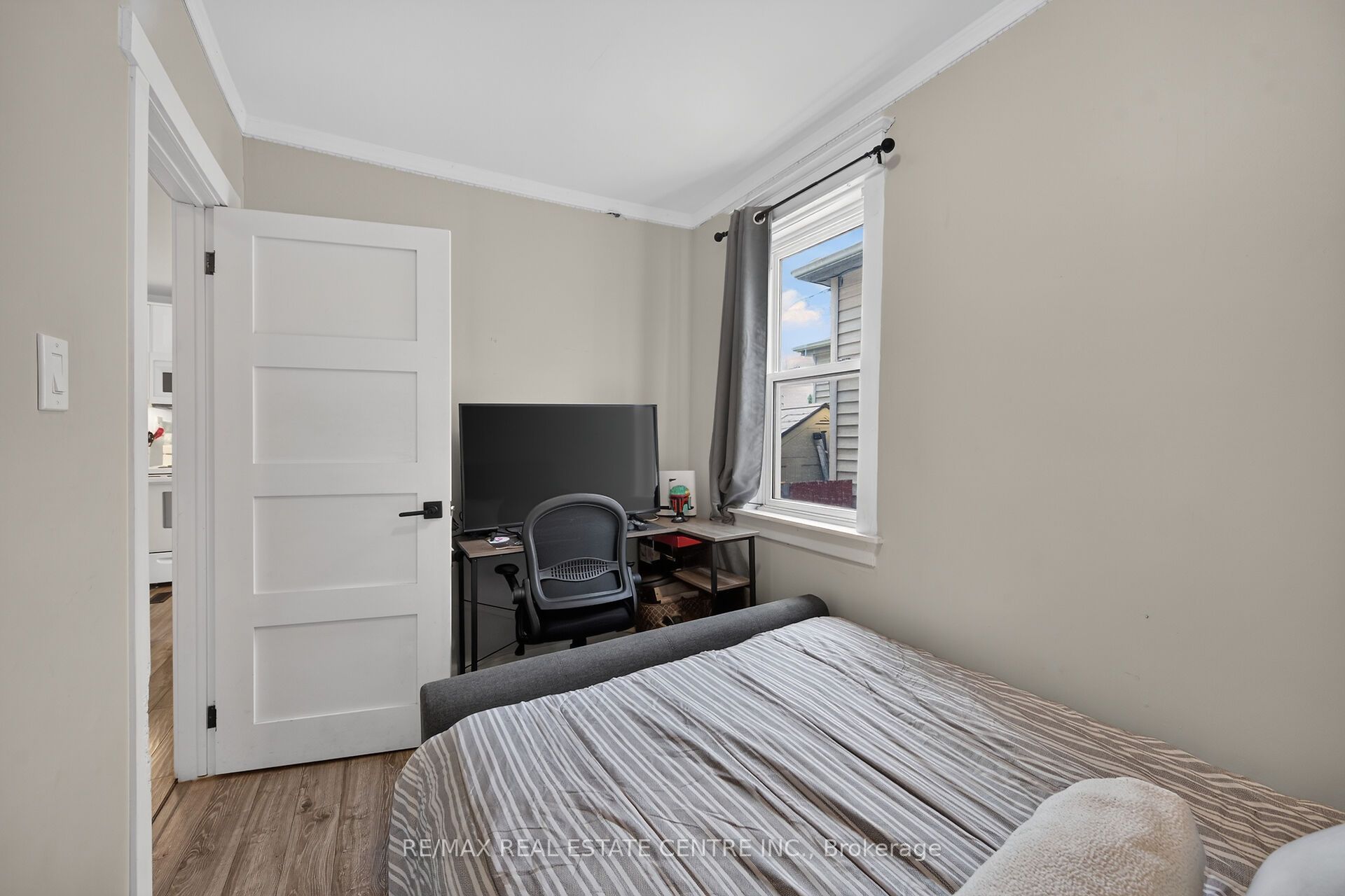 220 Paling Avenue Property Photo 26