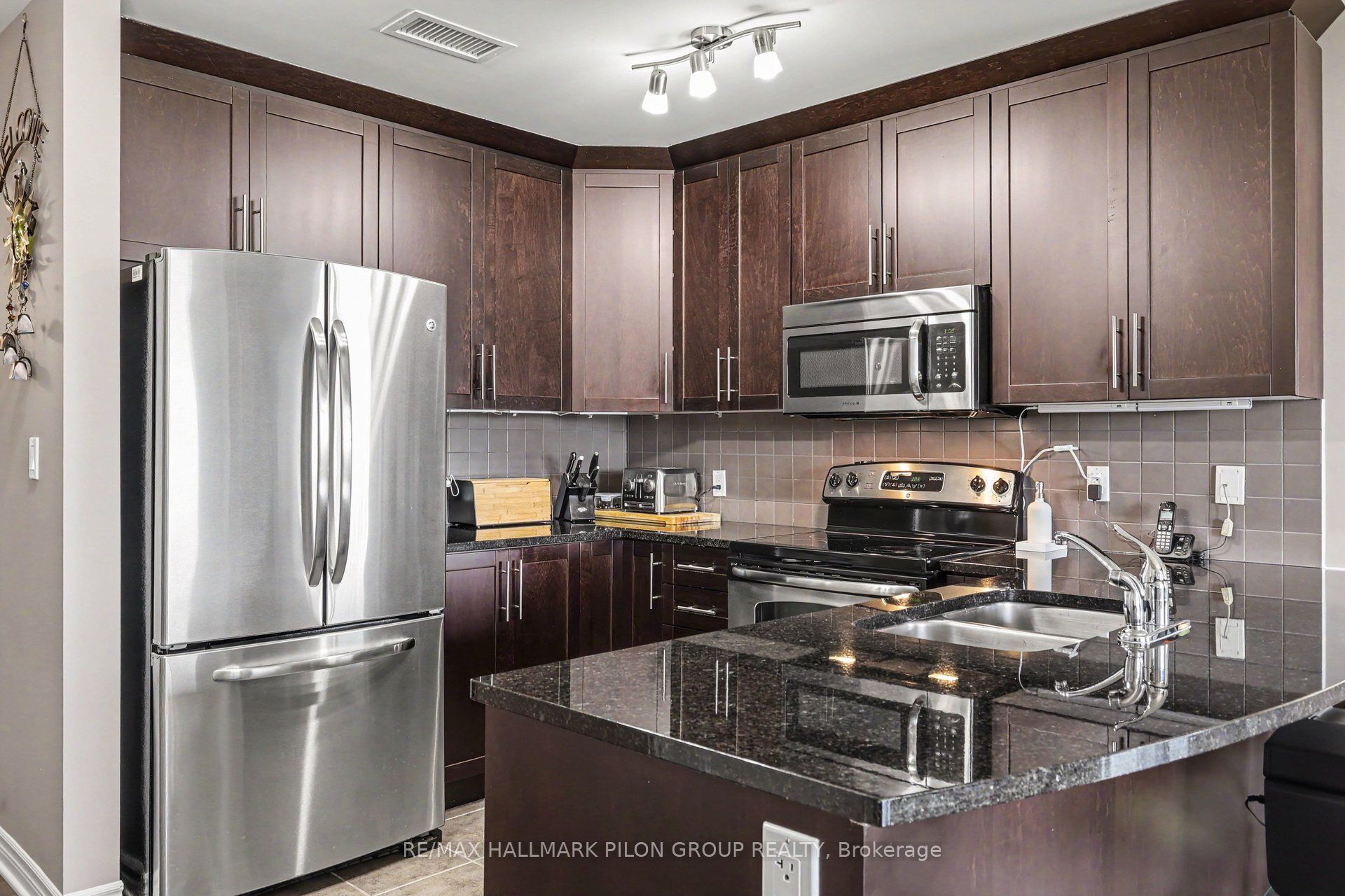10 Prestige Circle 7 Property Photo 5